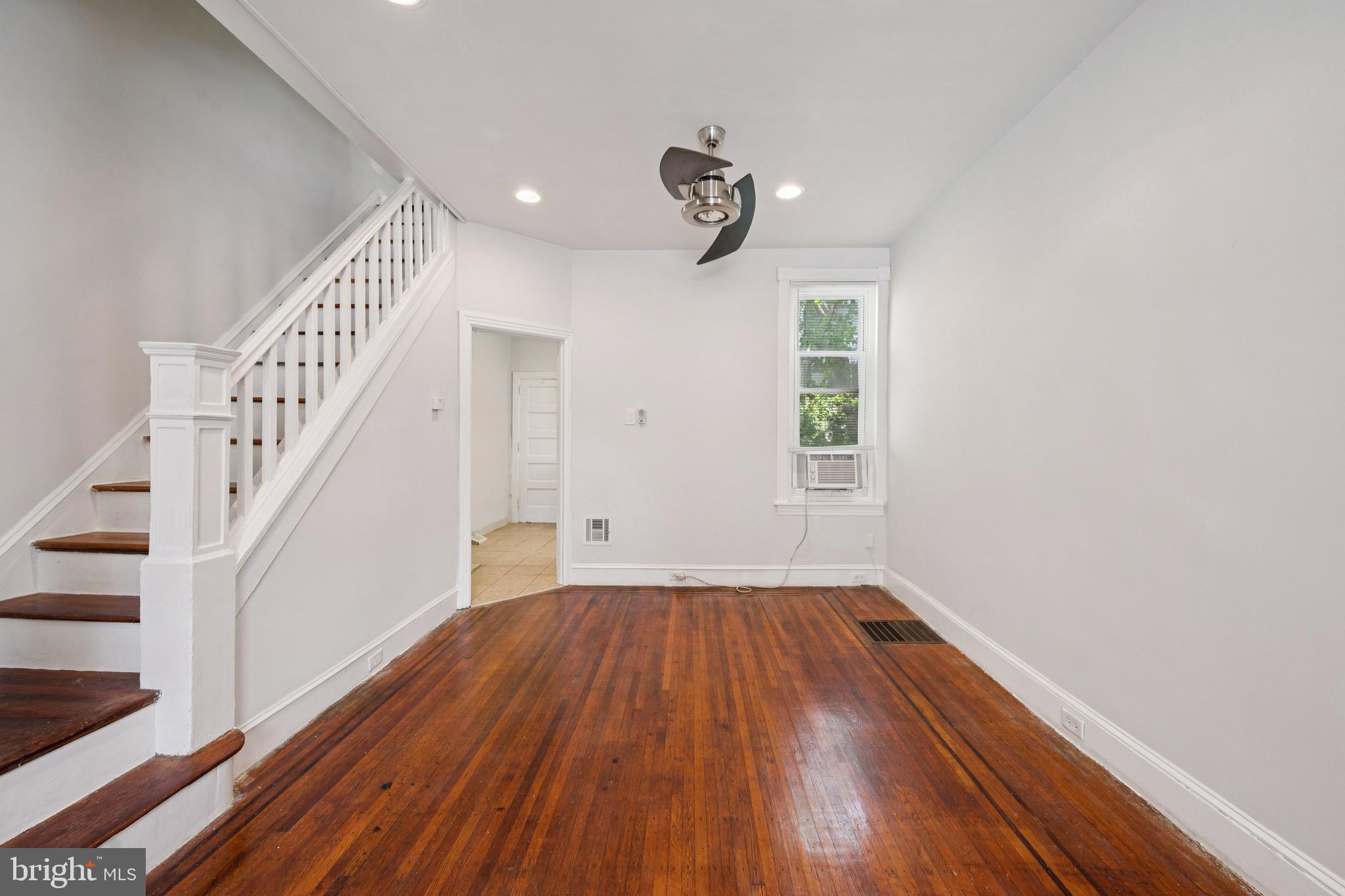 STRAWBERRY MANSION - Residential