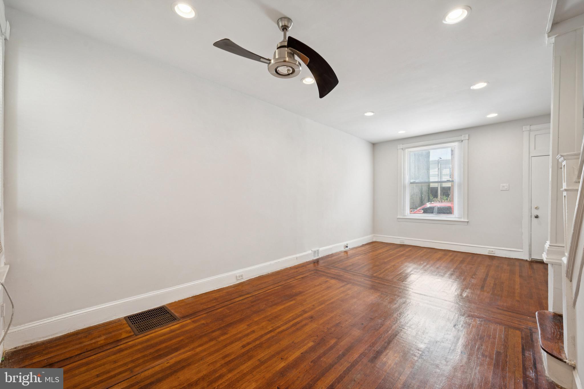 STRAWBERRY MANSION - Residential