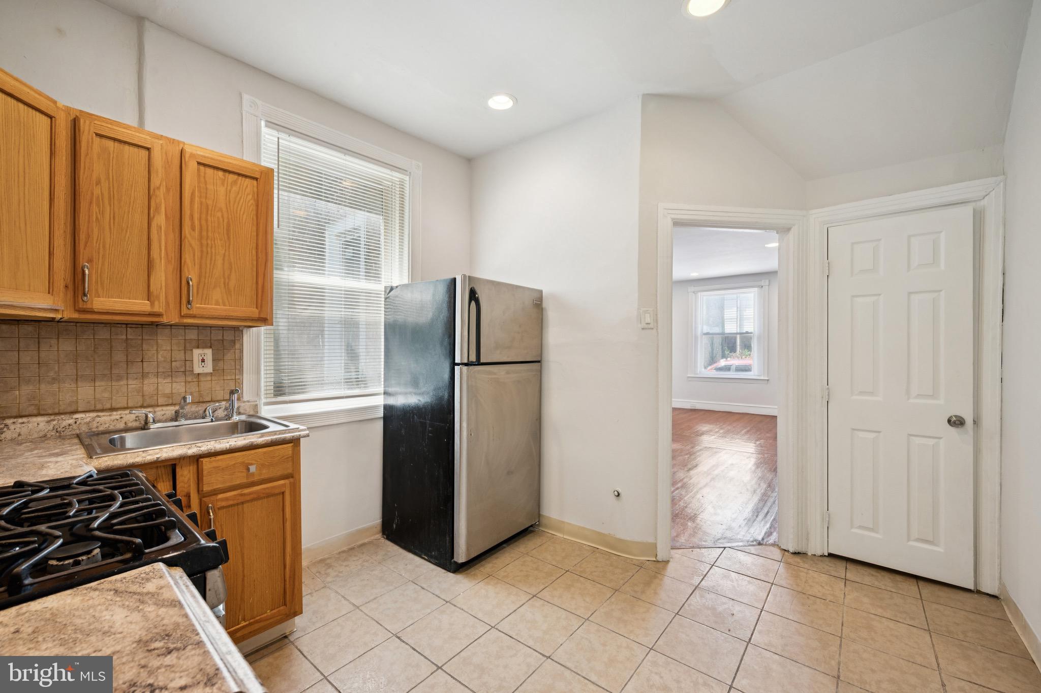 STRAWBERRY MANSION - Residential