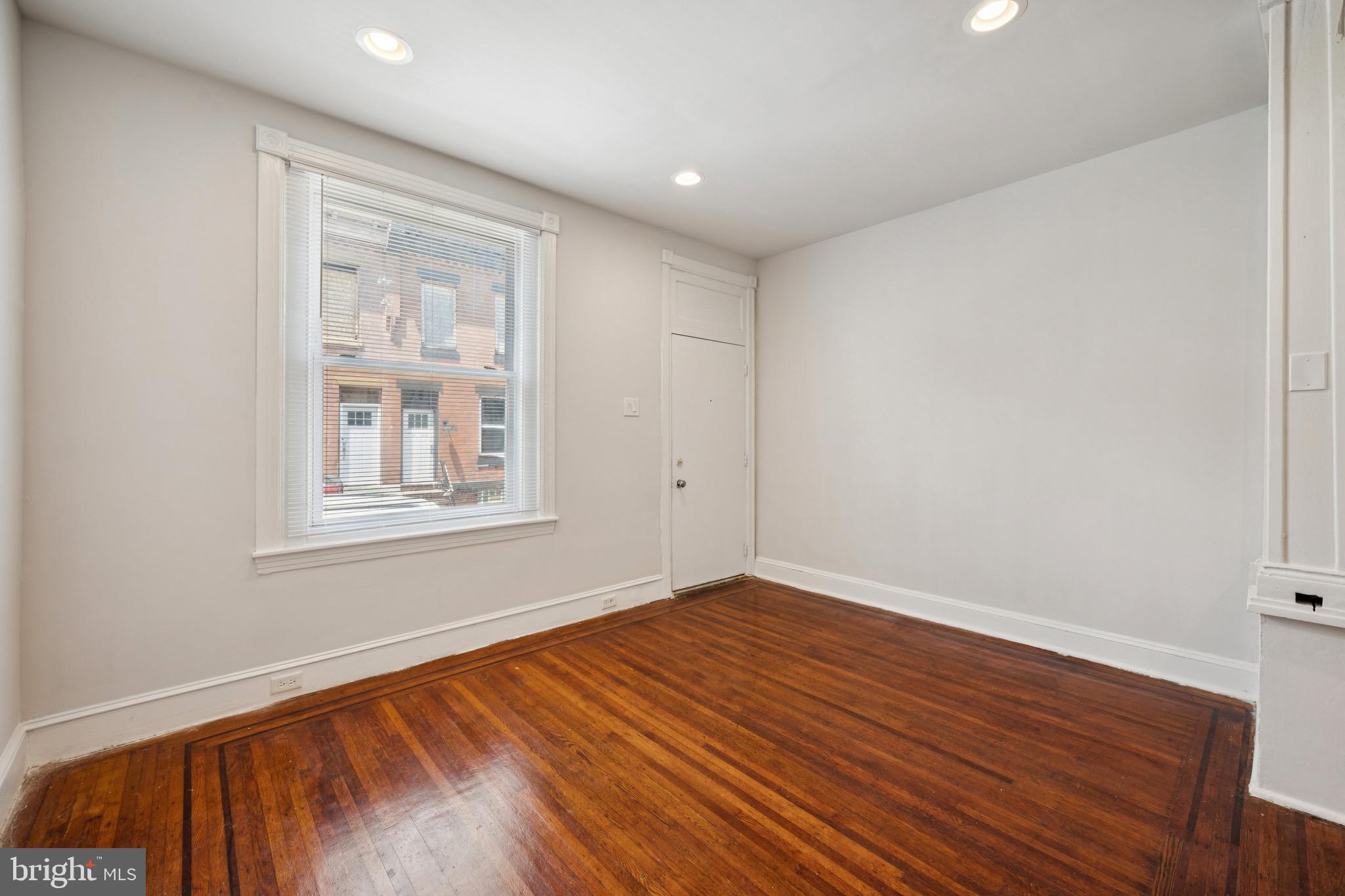 STRAWBERRY MANSION - Residential