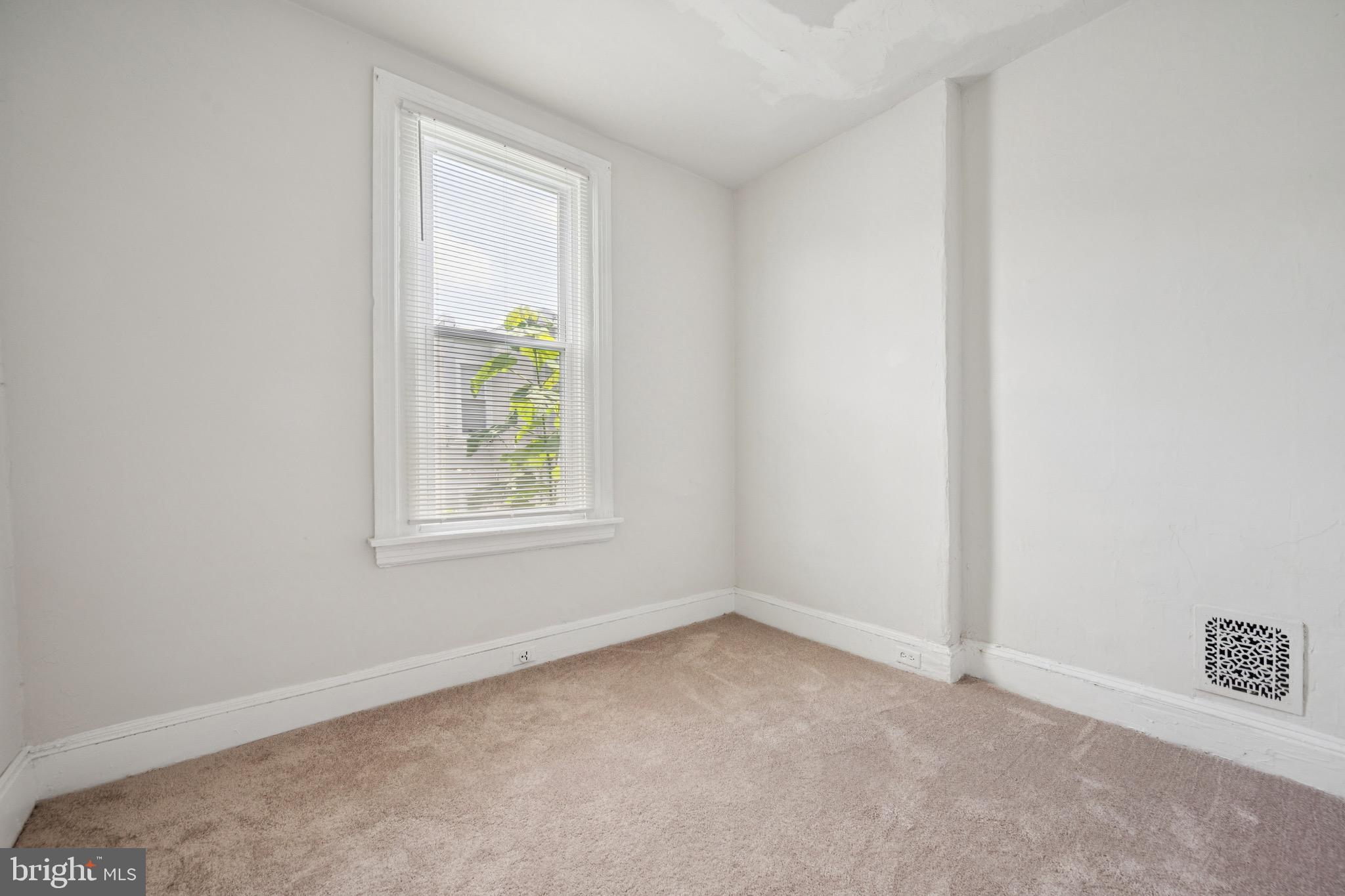 STRAWBERRY MANSION - Residential