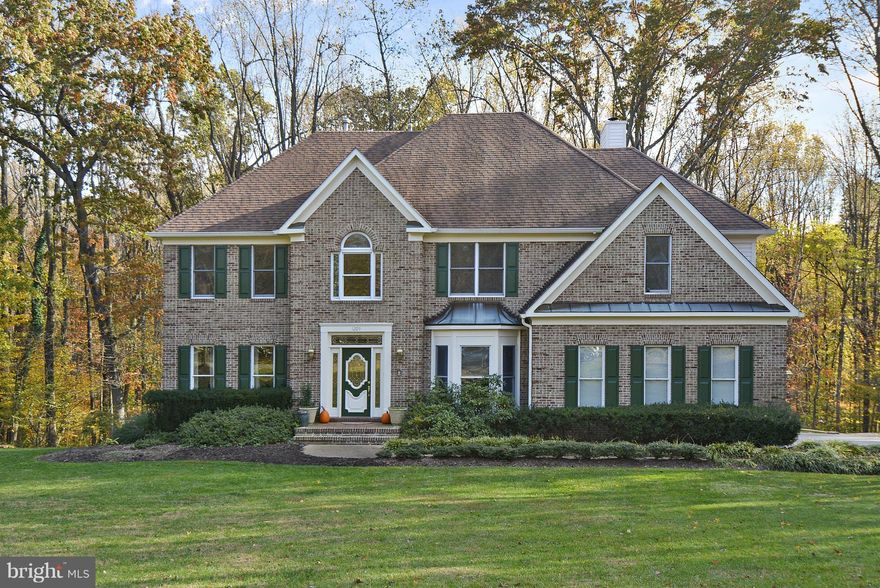Gorgeous colonial home in Fairfield Estates with 5 bedrooms, 3 1/2 baths.Two story family room and foyer.Family Room has fireplace with 2nd staircase.Updated Gourmet Kitchen with Granite, SS appliances & Breakfast Bar. Great deck with Hot Tub.Four large bedrooms upstairs.Downstairs has fifth bedroom along with full bath, large family room, pool table area with built-ins. Priced to sell.