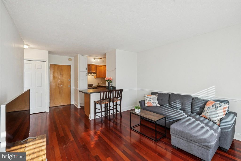 Photo of 2101 - 17 Chestnut Street #1412, PHILADELPHIA, PA 19103 (MLS # PAPH2592596)