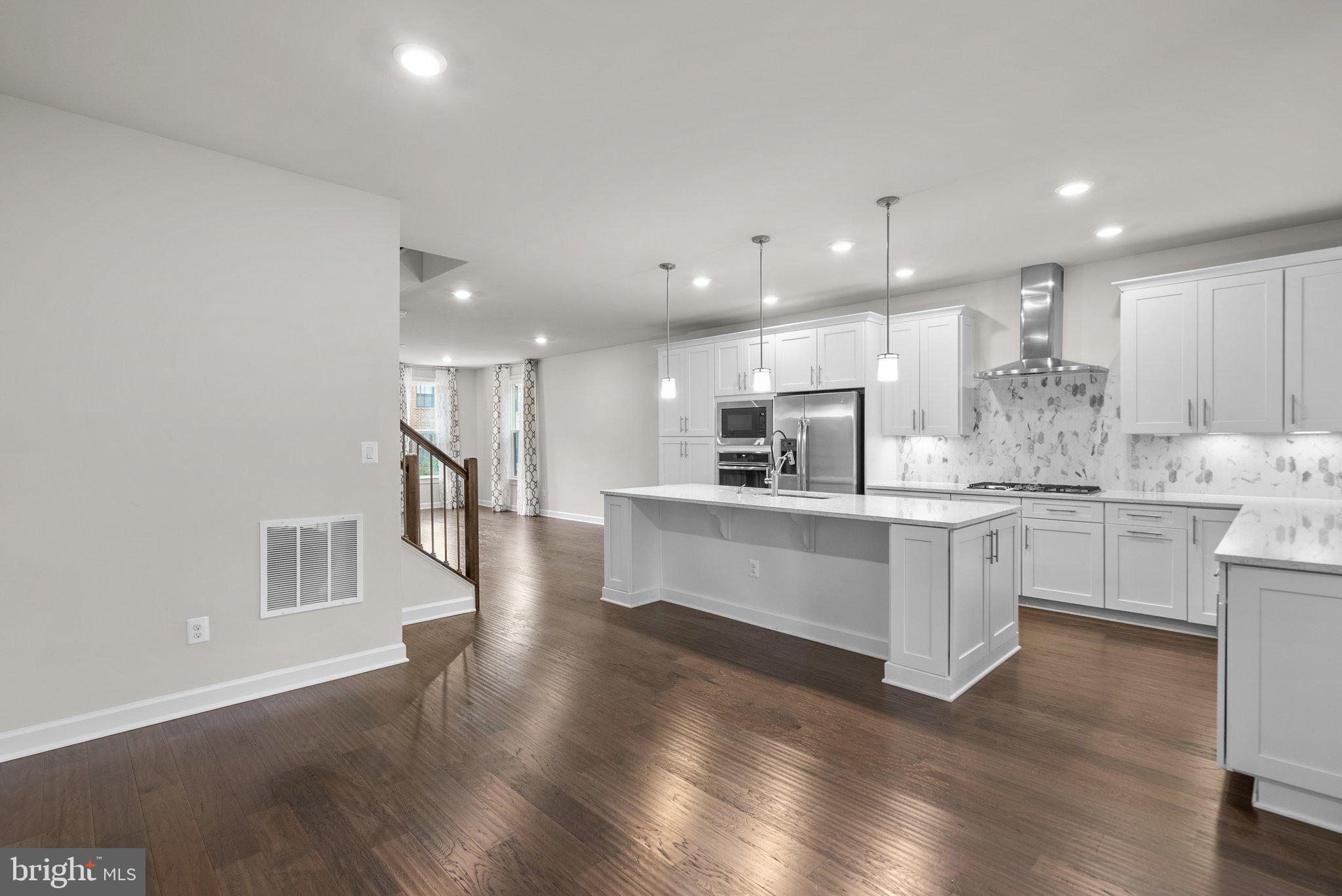 METRO ROW - Residential Lease