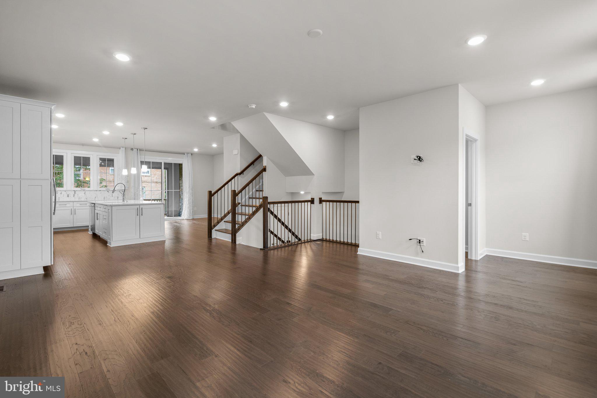 METRO ROW - Residential Lease