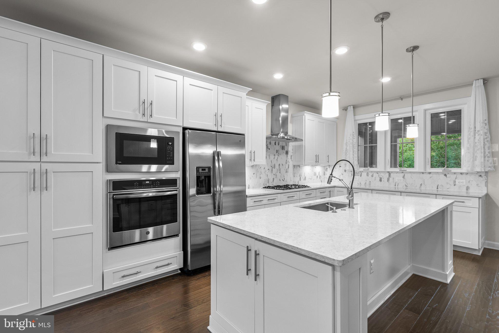 METRO ROW - Residential Lease