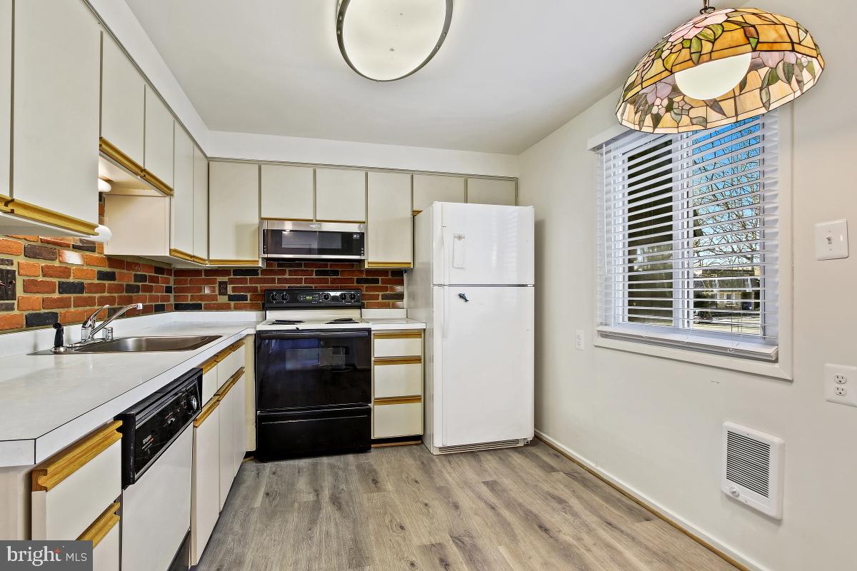 STEDWICK TOWNHOUSES - Residential