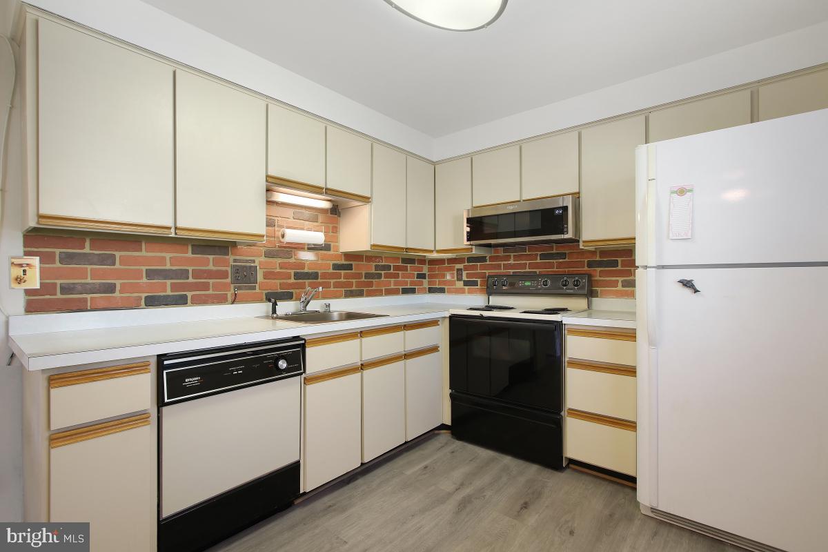 STEDWICK TOWNHOUSES - Residential