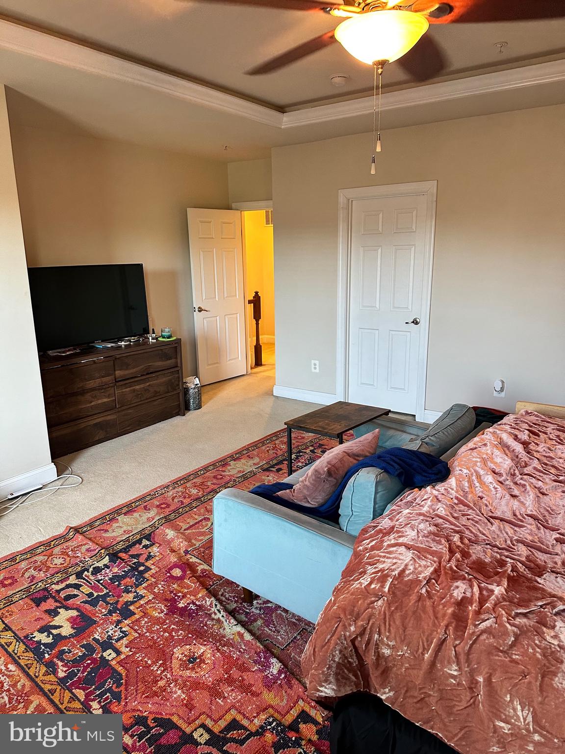 TOWN CENTER COMMONS - Residential Lease