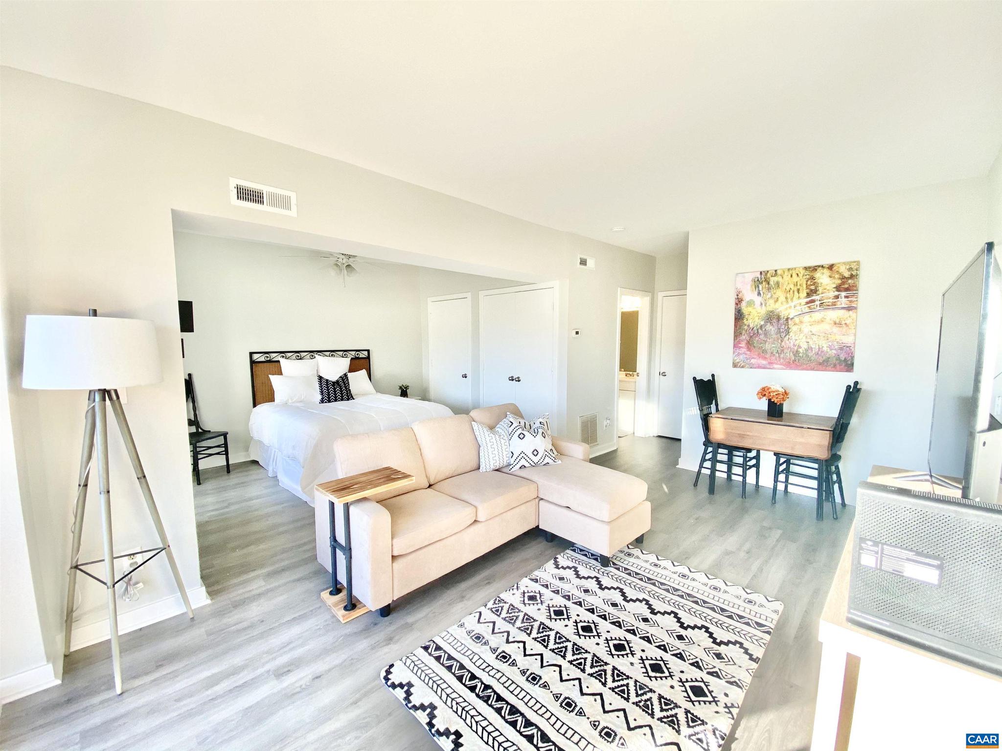 MONTICELLO OVERLOOK CONDOMINIUMS - Residential Lease