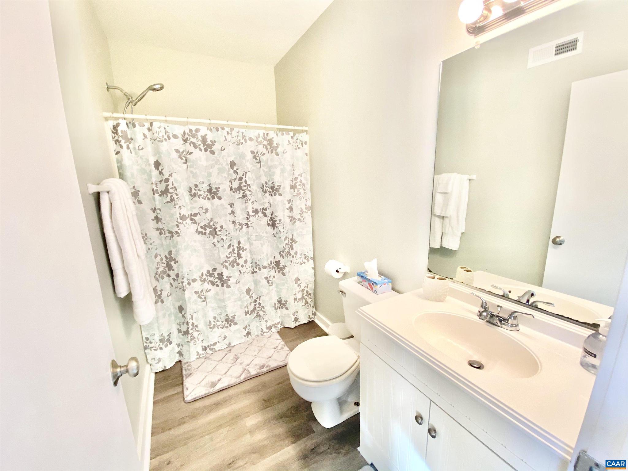 MONTICELLO OVERLOOK CONDOMINIUMS - Residential Lease