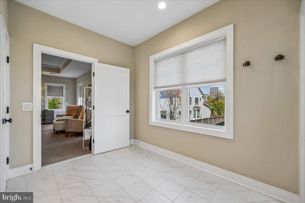 SLEEPY HOLLOW - Residential