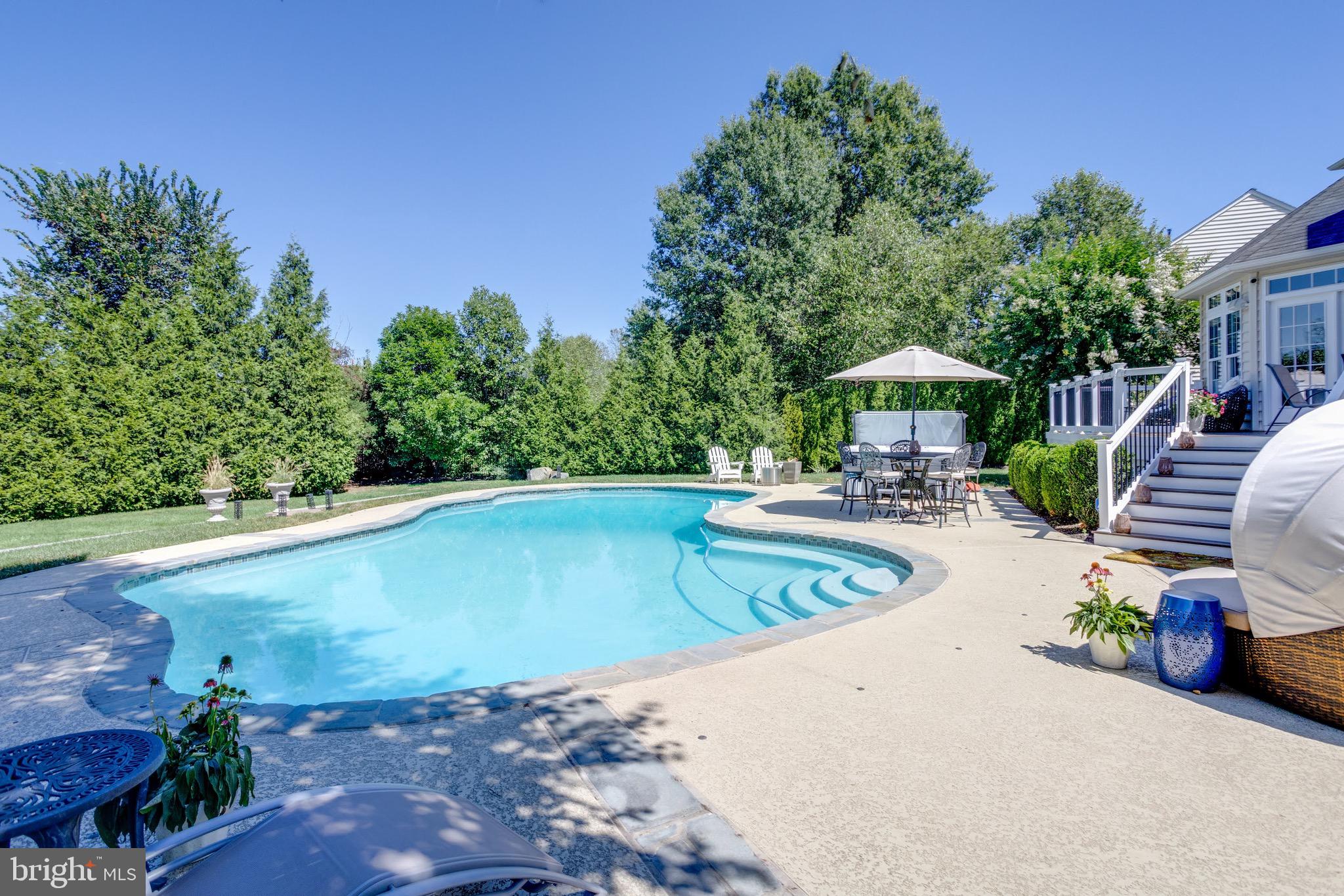 VILLAGE OF WAXPOOL - Residential