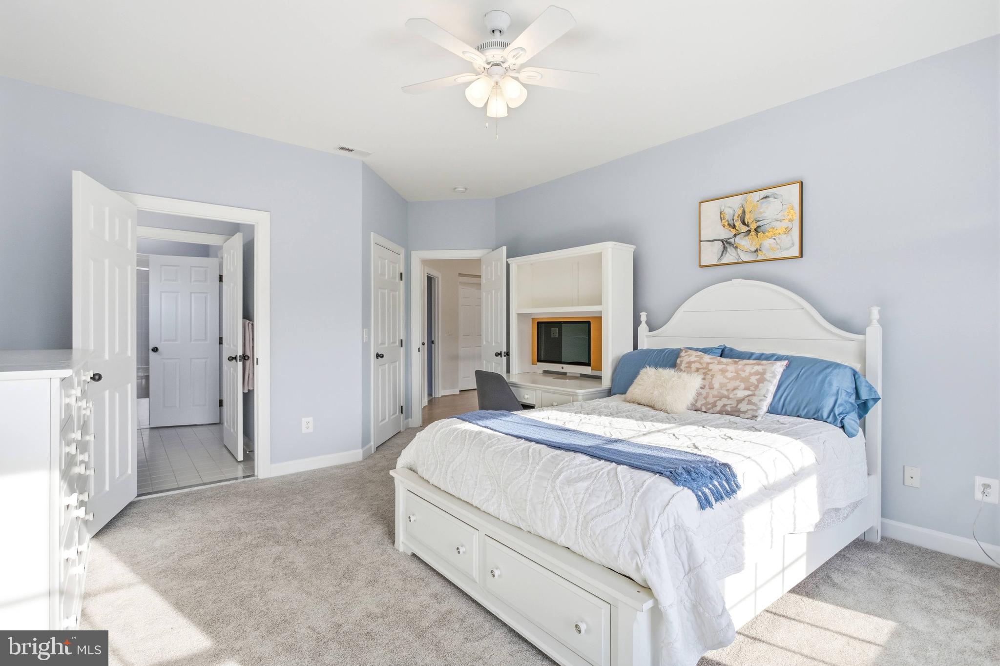 VILLAGE OF WAXPOOL - Residential