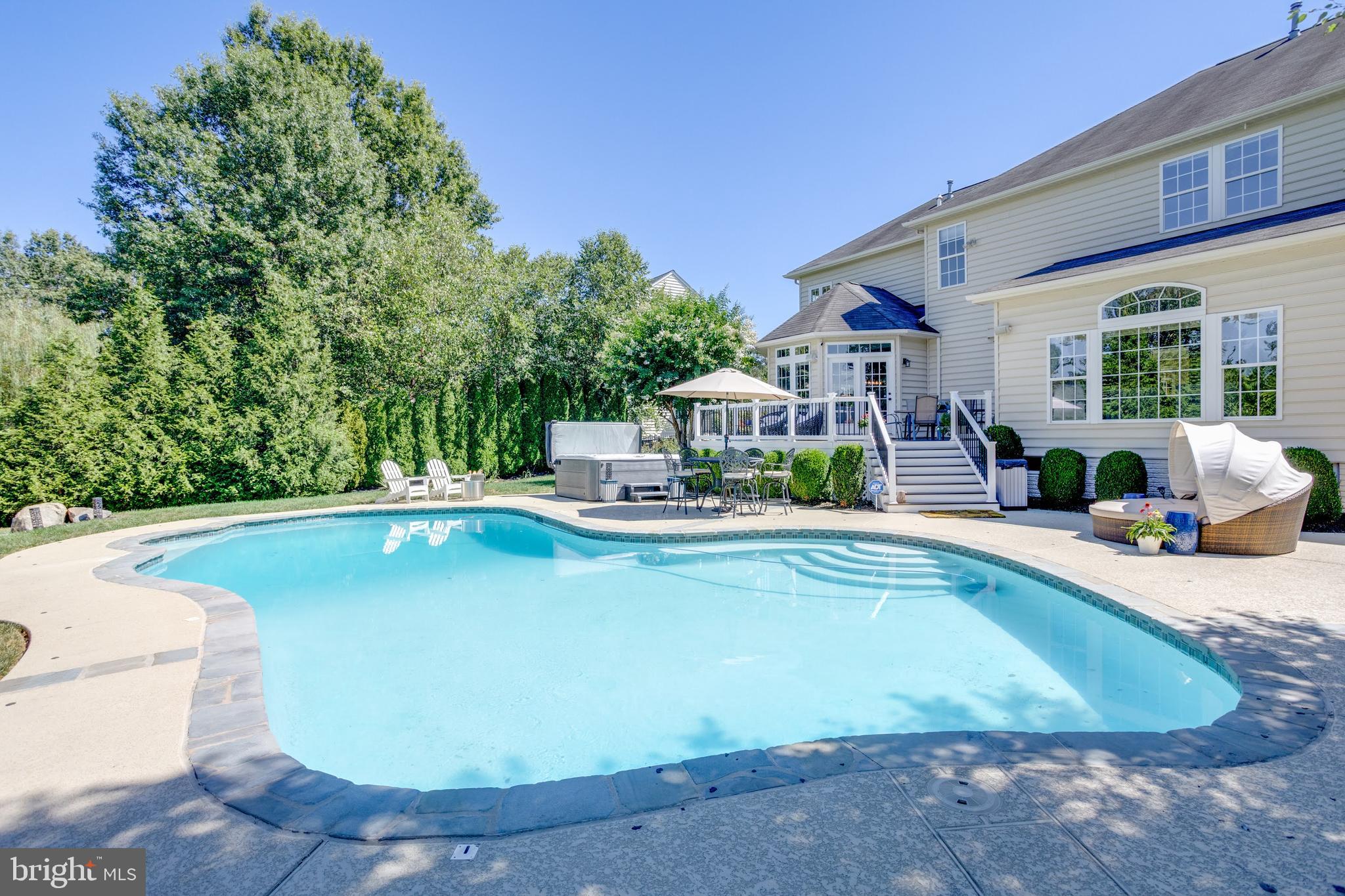 VILLAGE OF WAXPOOL - Residential