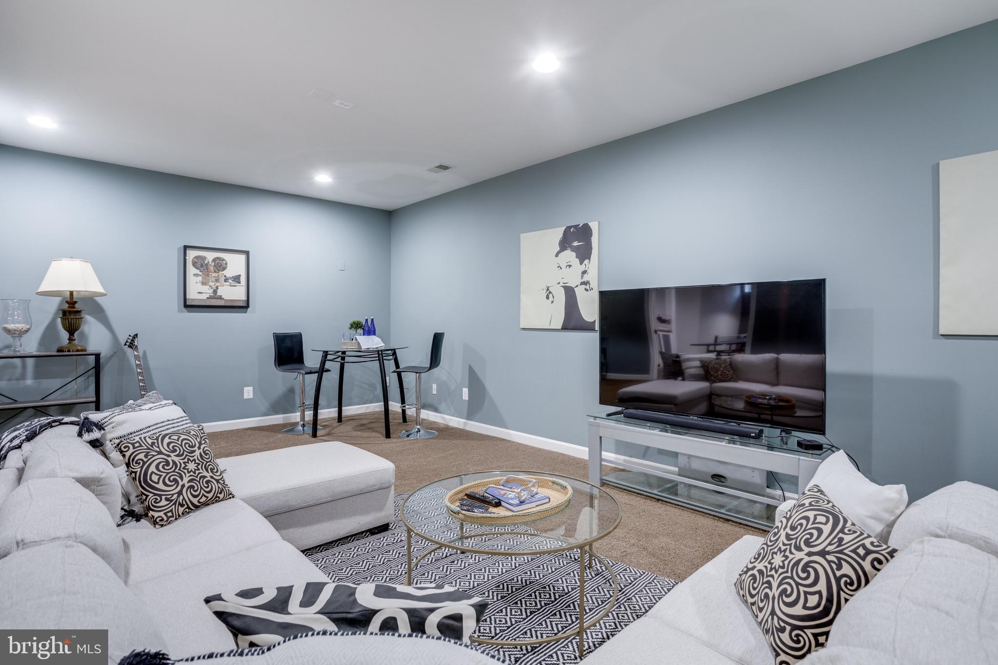 VILLAGE OF WAXPOOL - Residential