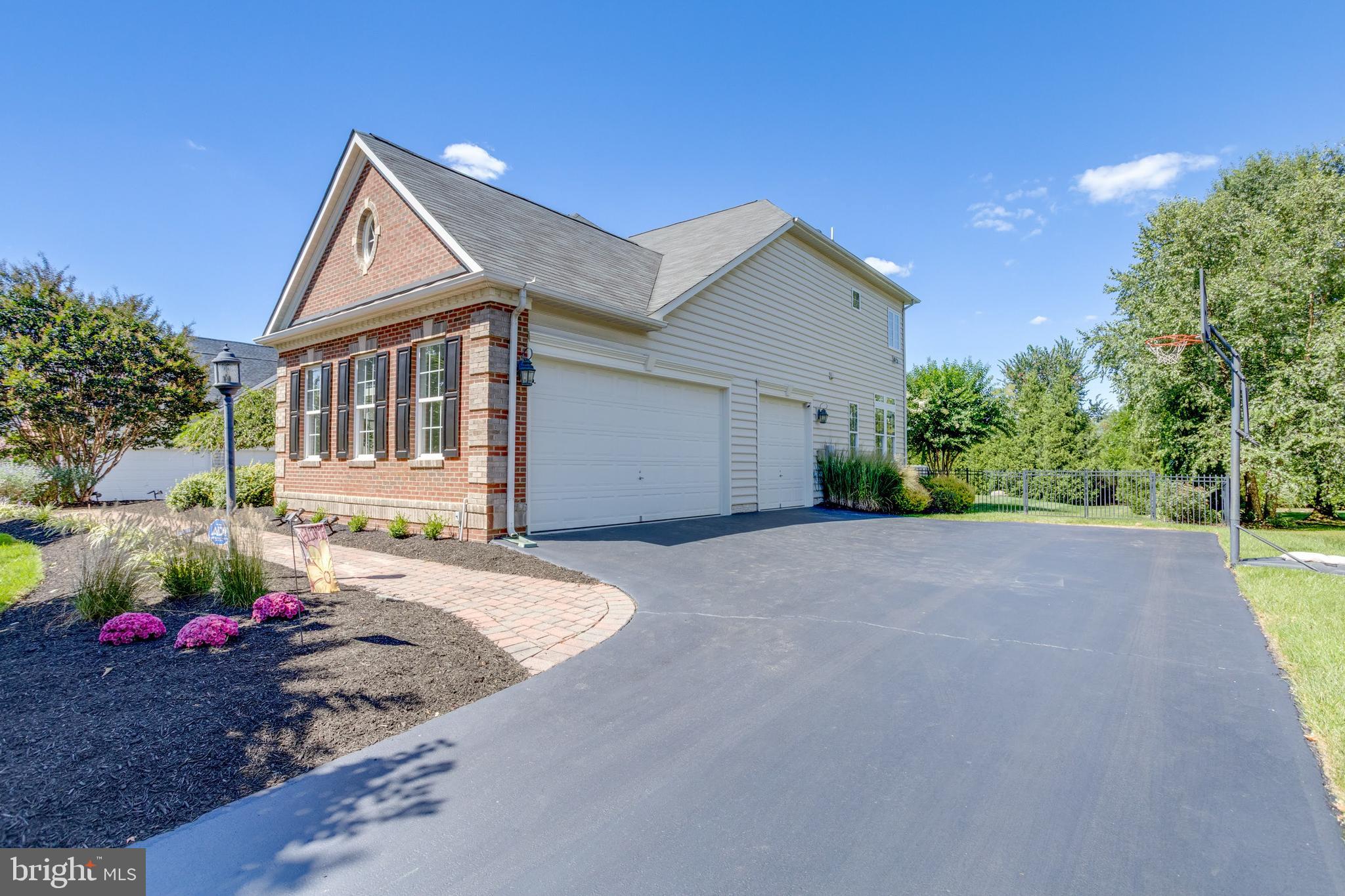 VILLAGE OF WAXPOOL - Residential