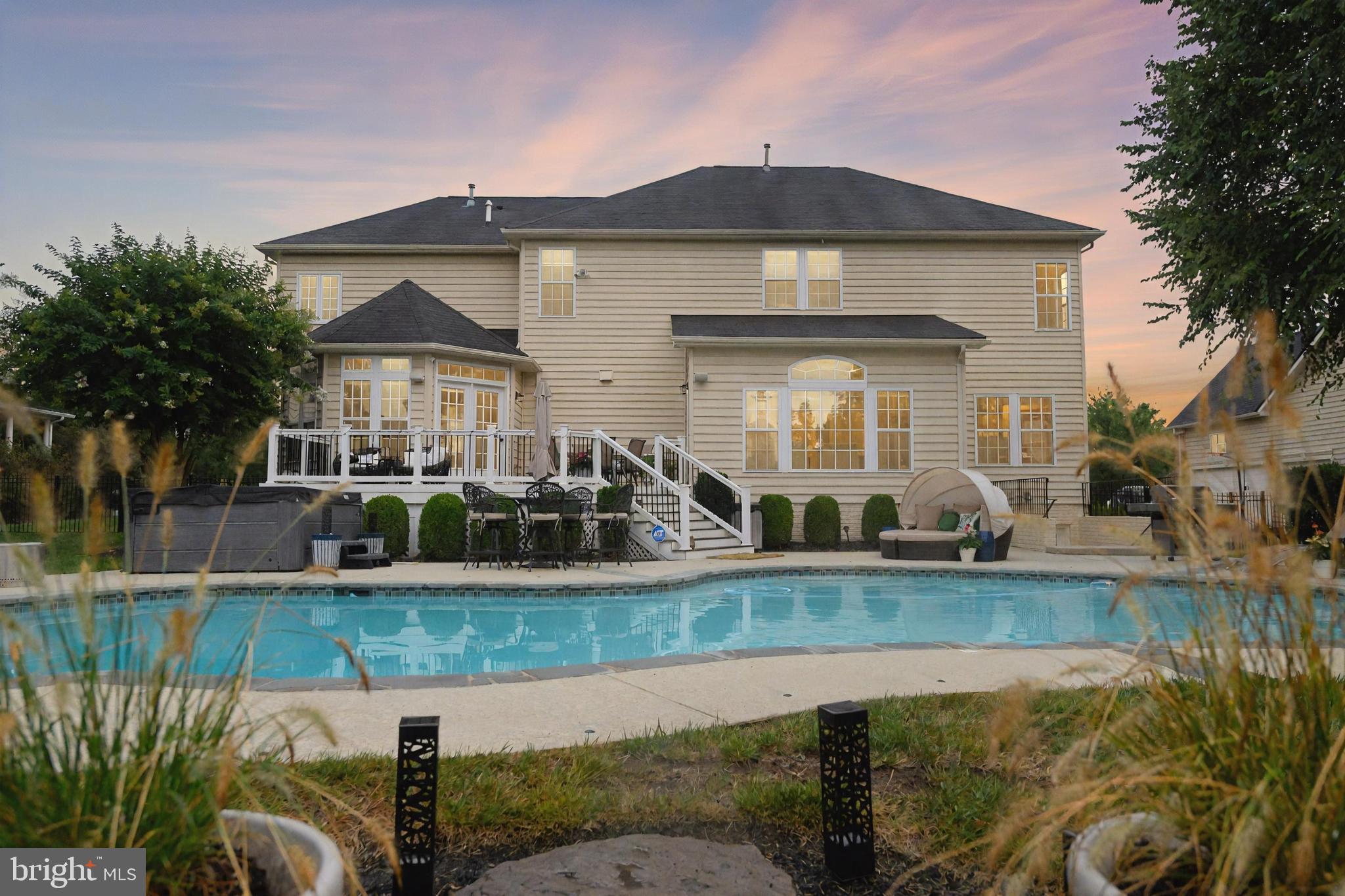 VILLAGE OF WAXPOOL - Residential