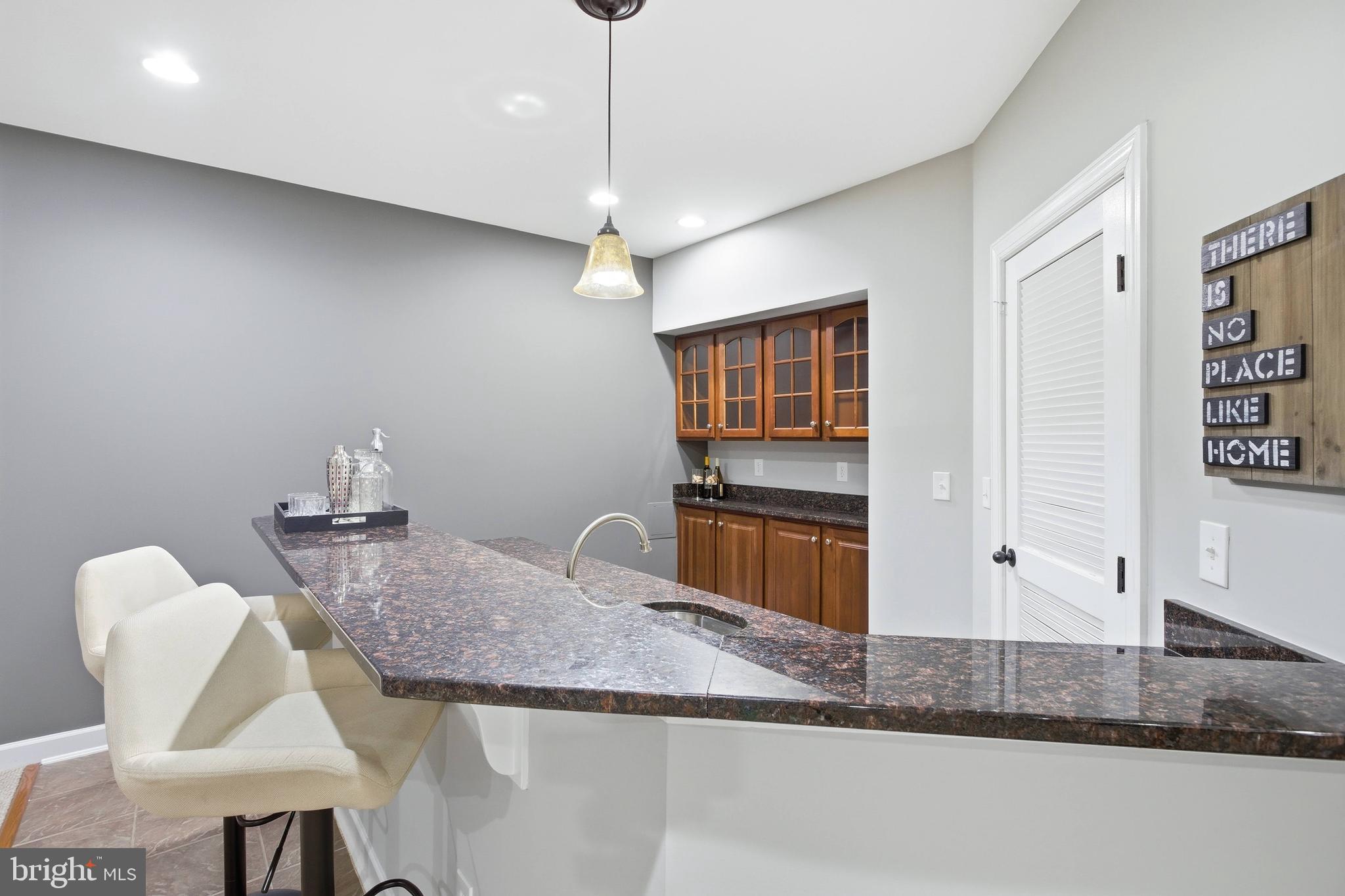 VILLAGE OF WAXPOOL - Residential