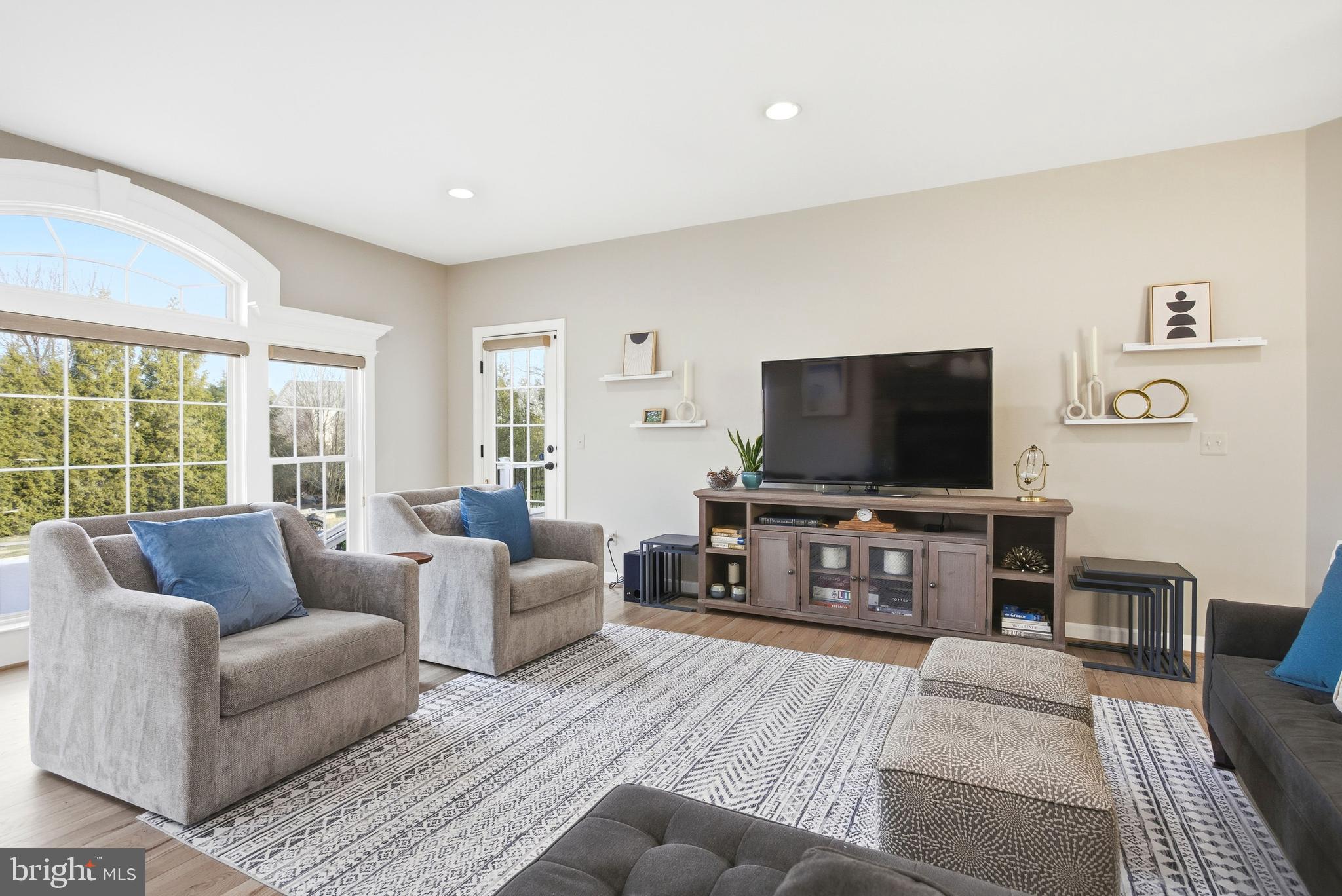 VILLAGE OF WAXPOOL - Residential