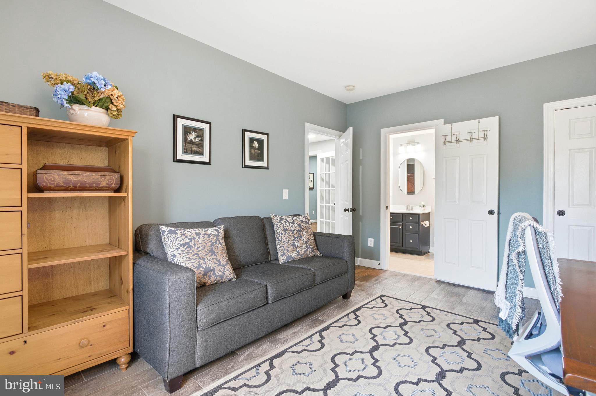 VILLAGE OF WAXPOOL - Residential