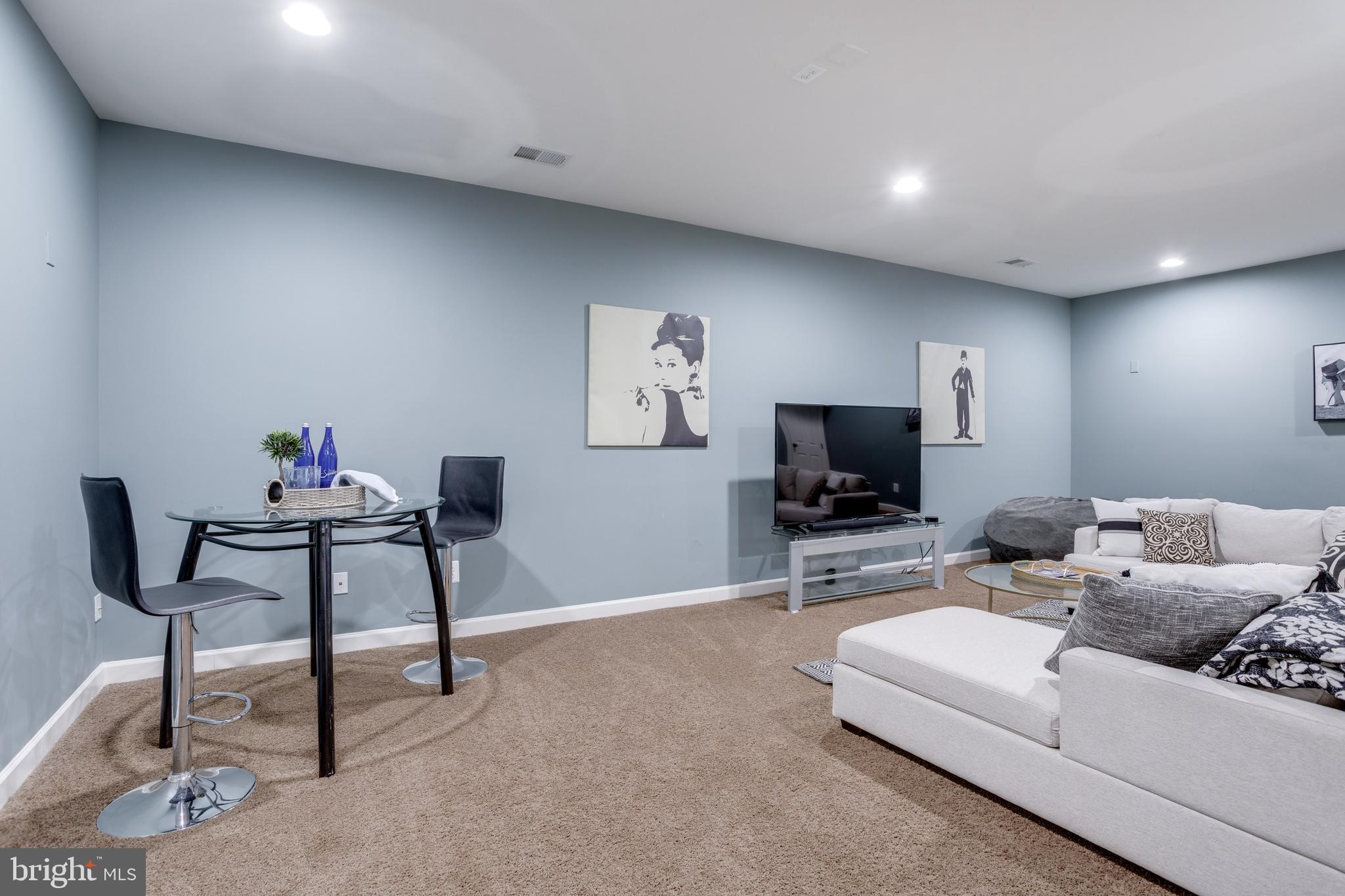 VILLAGE OF WAXPOOL - Residential