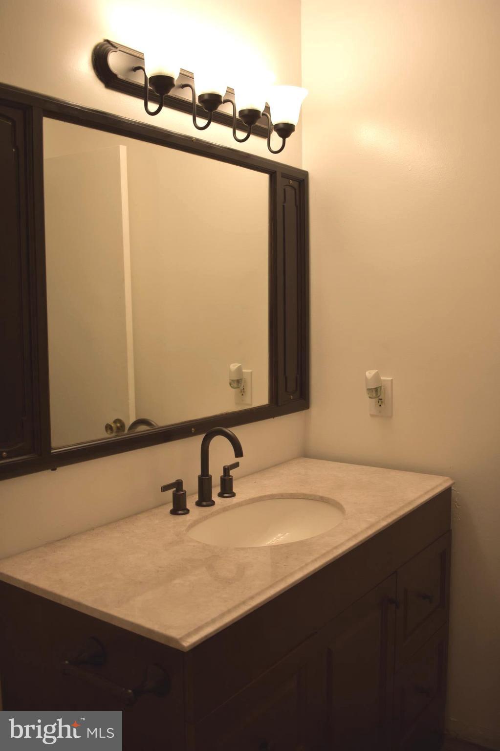 SCHOLAR WOODS - Residential Lease