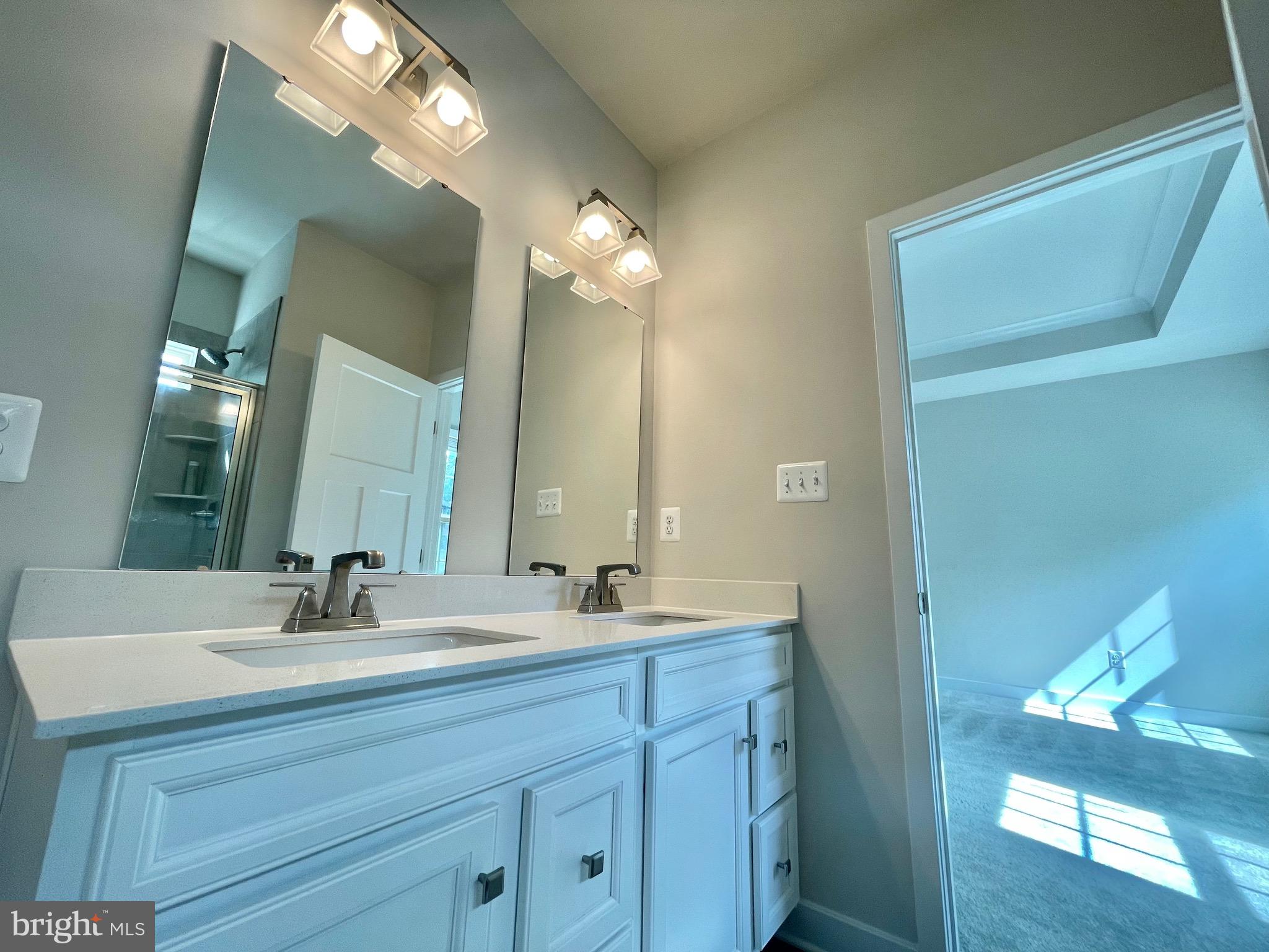 MONTGOMERY VILLAGE - Residential Lease