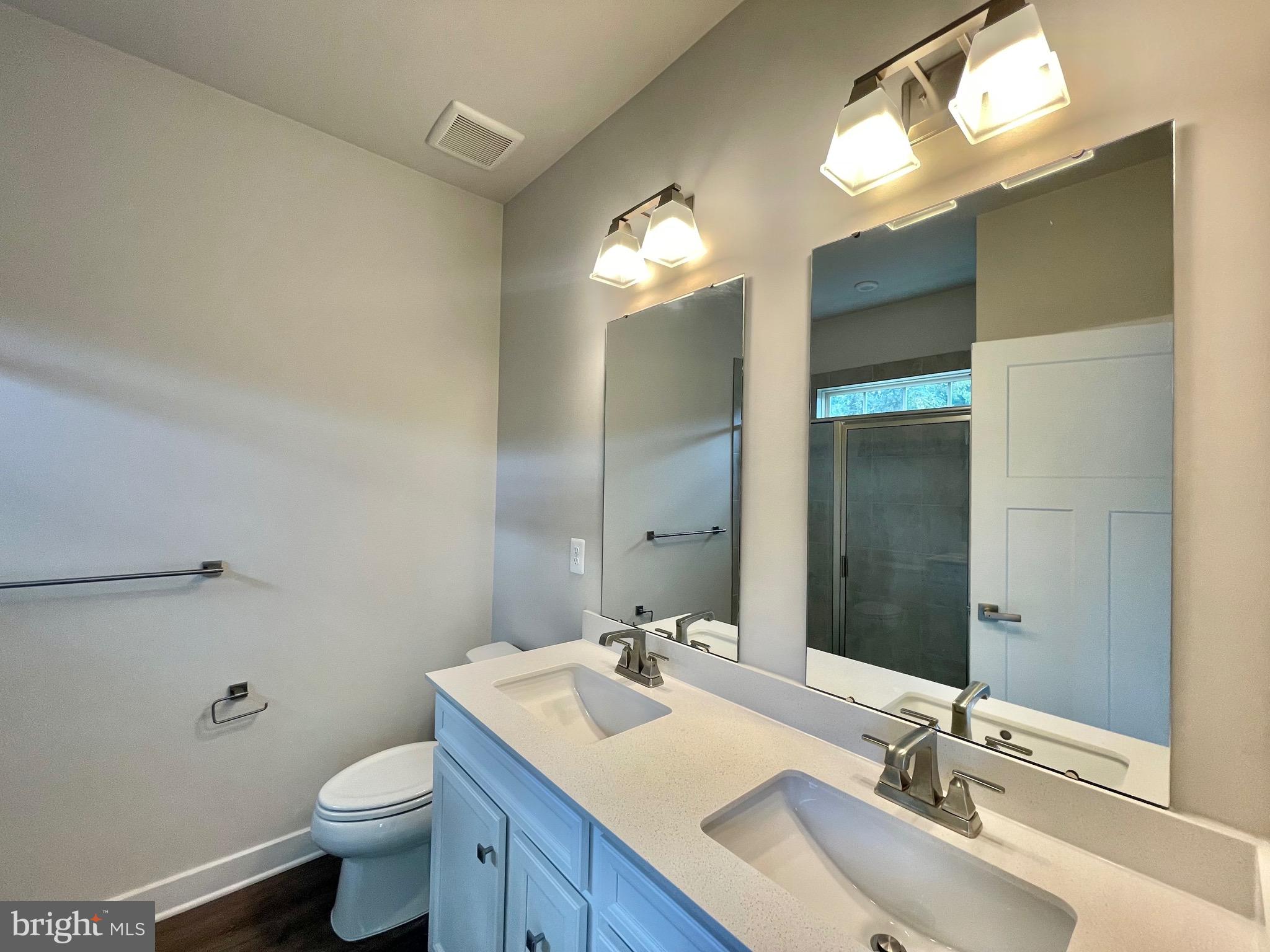 MONTGOMERY VILLAGE - Residential Lease