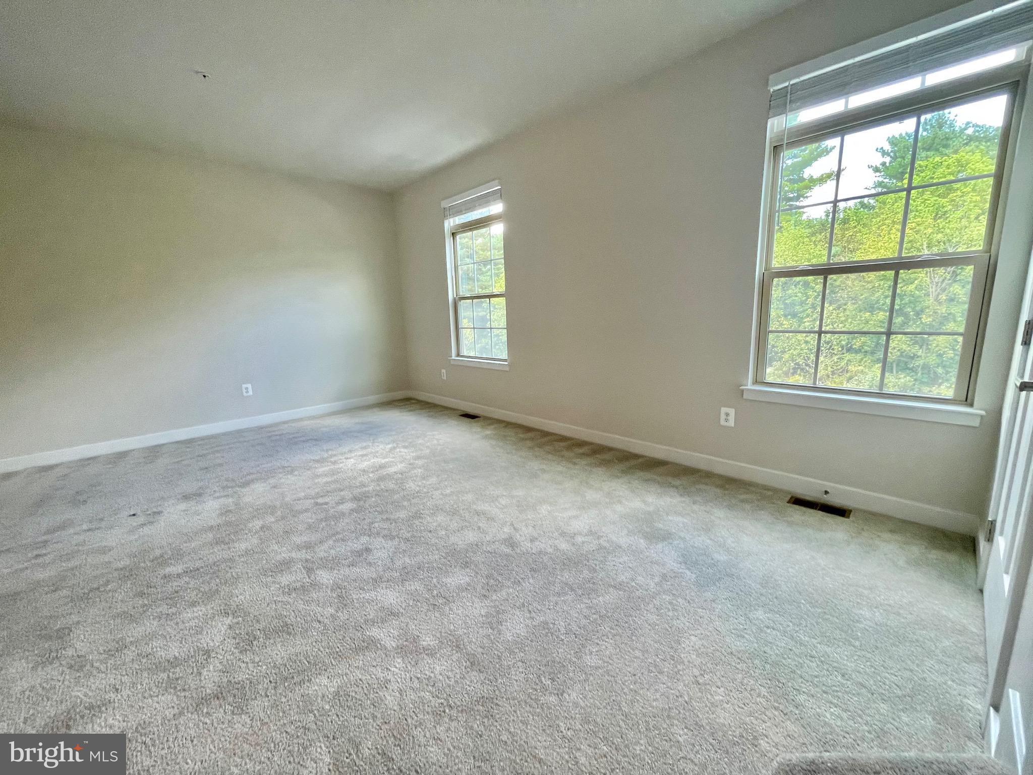 MONTGOMERY VILLAGE - Residential Lease