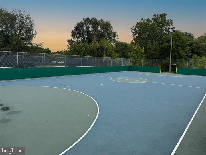 MONTGOMERY VILLAGE - Residential Lease