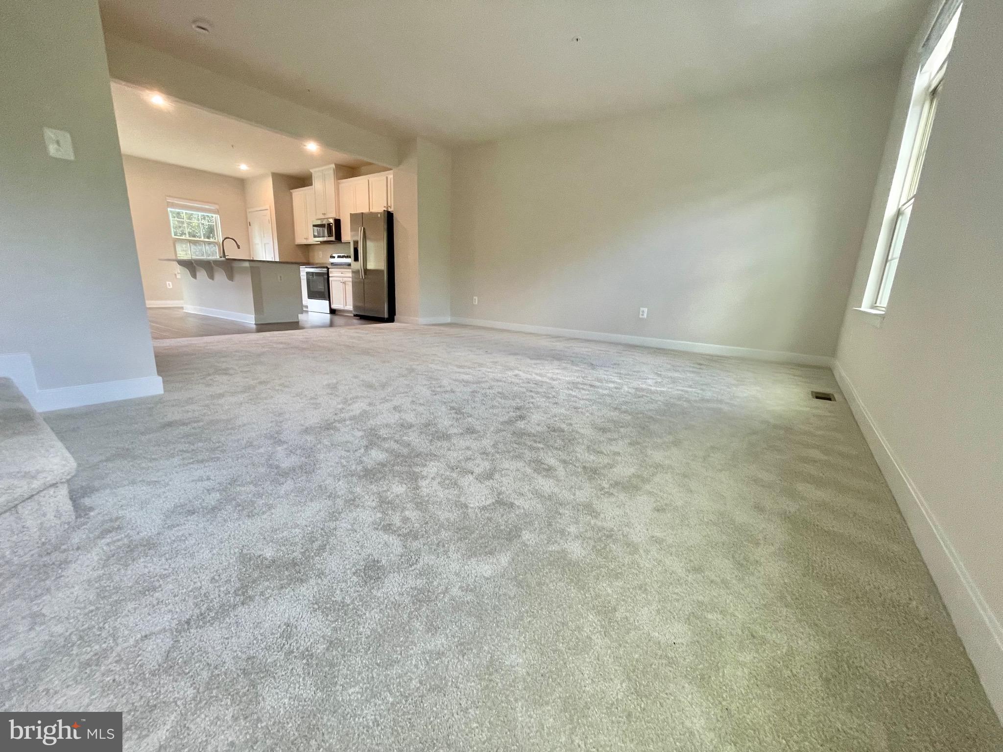 MONTGOMERY VILLAGE - Residential Lease