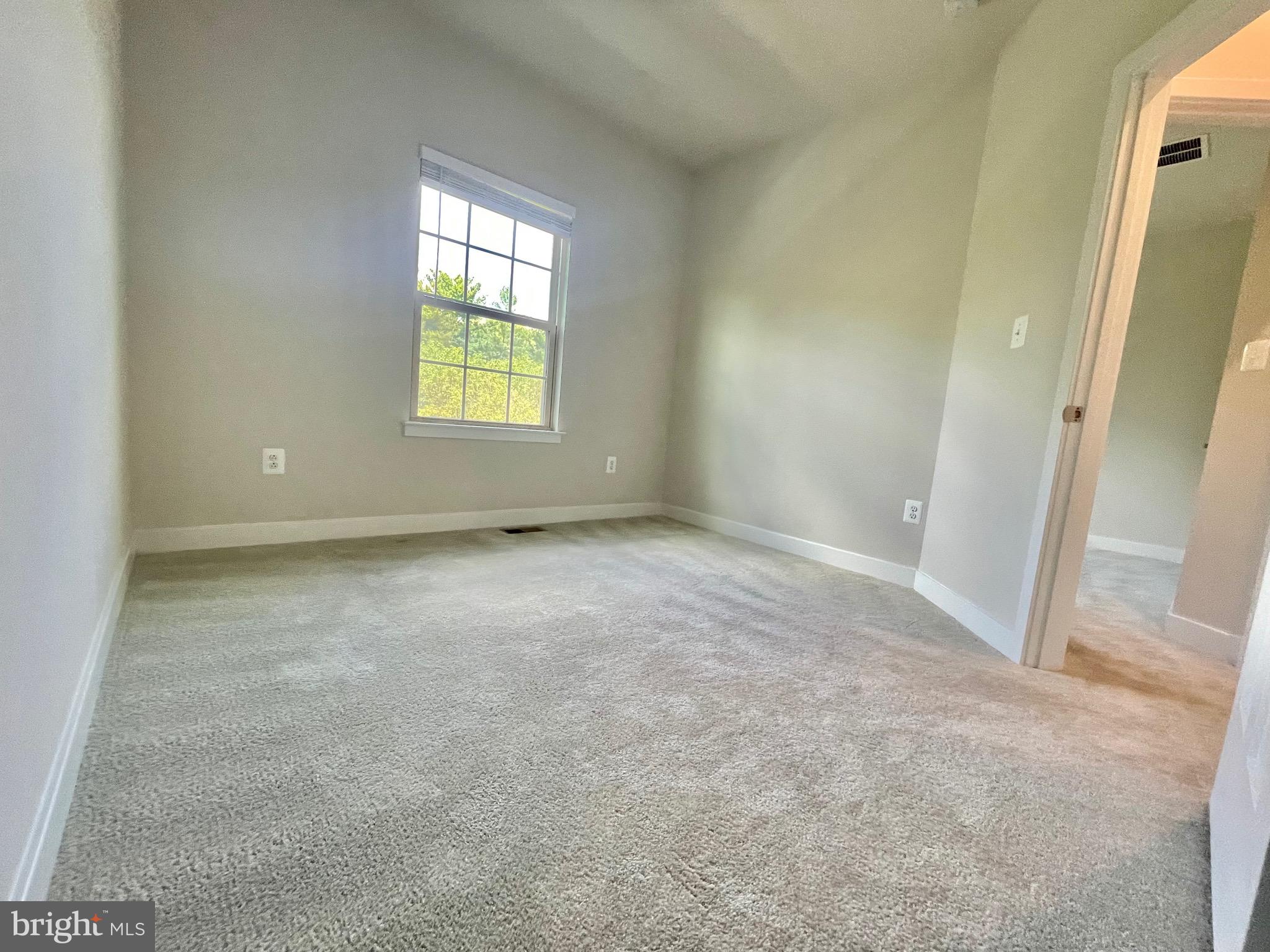 MONTGOMERY VILLAGE - Residential Lease