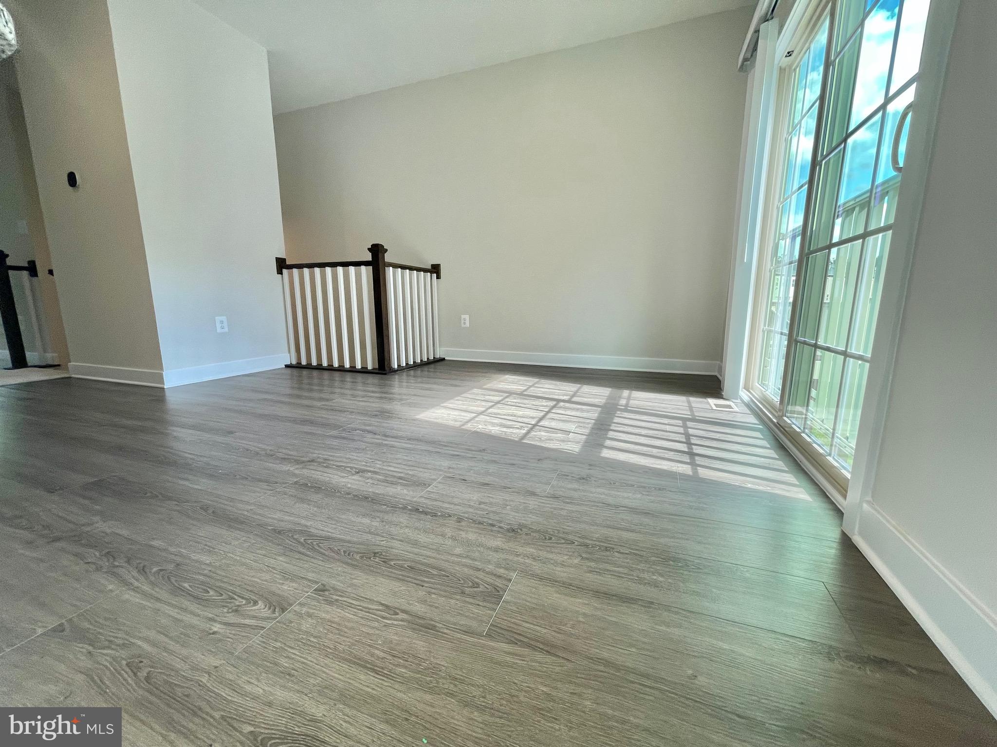 MONTGOMERY VILLAGE - Residential Lease