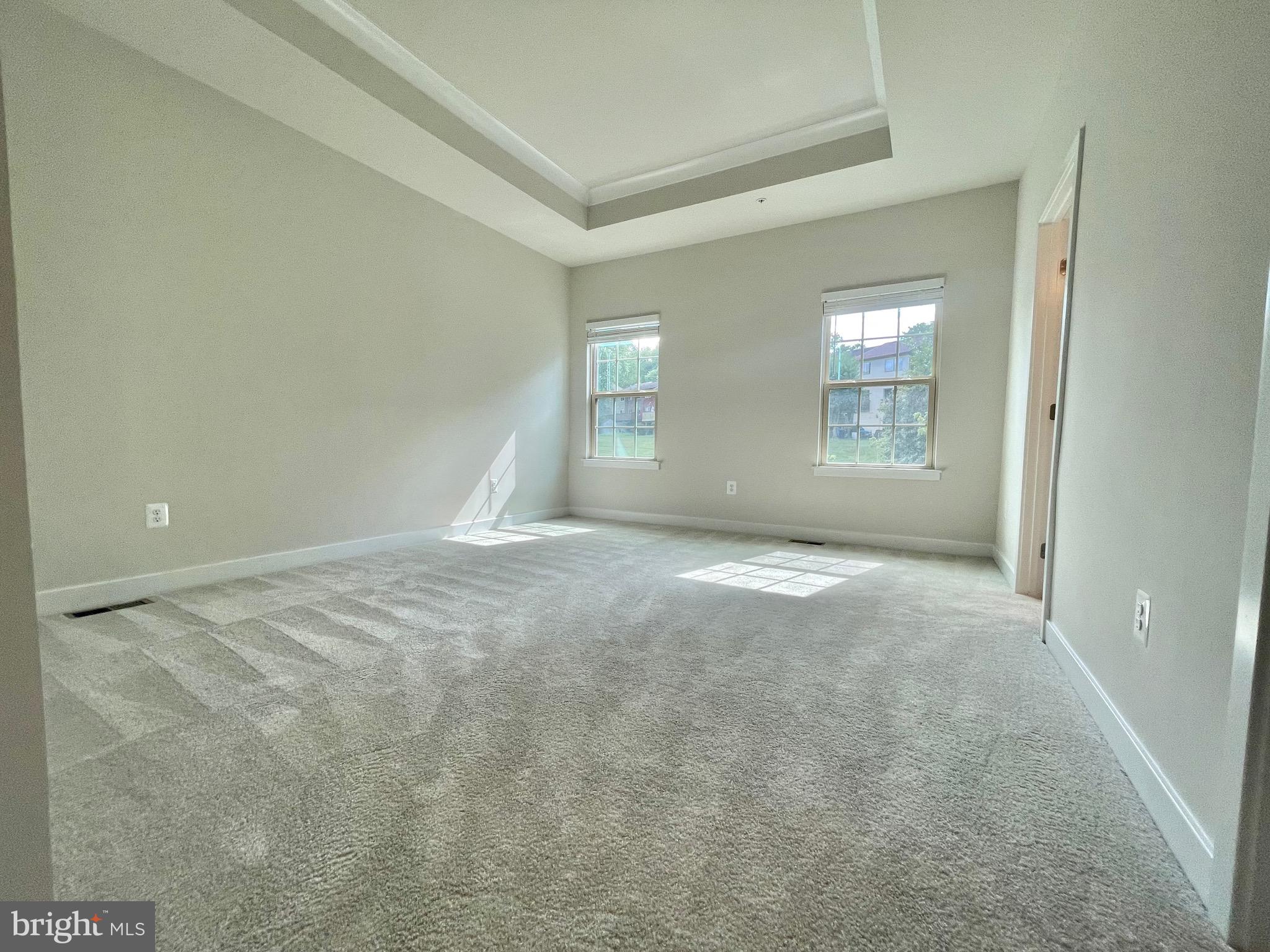 MONTGOMERY VILLAGE - Residential Lease