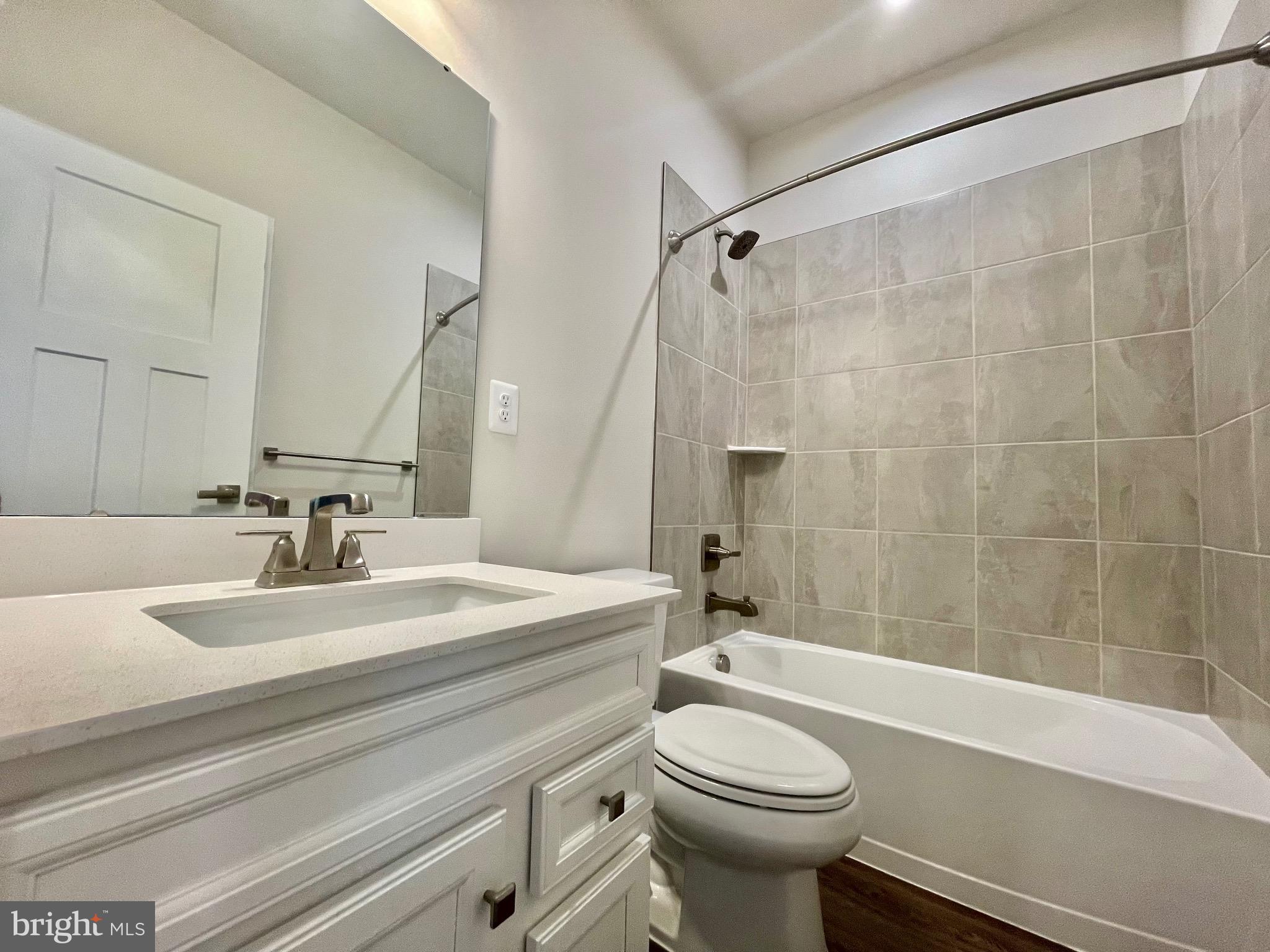 MONTGOMERY VILLAGE - Residential Lease