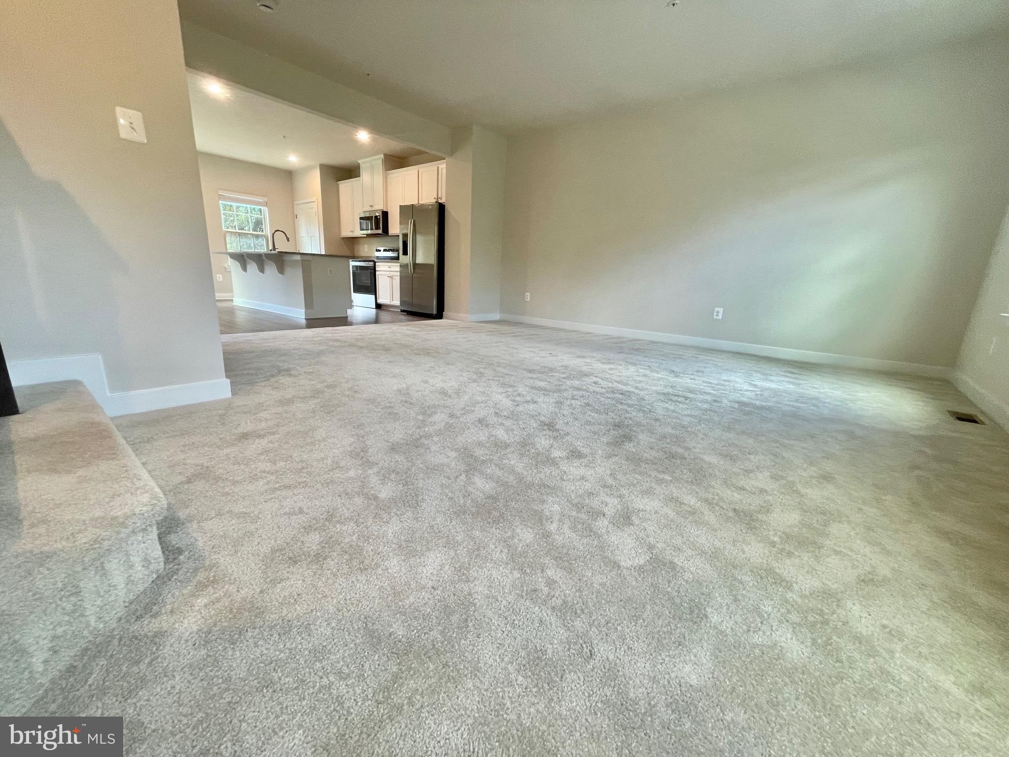 MONTGOMERY VILLAGE - Residential Lease