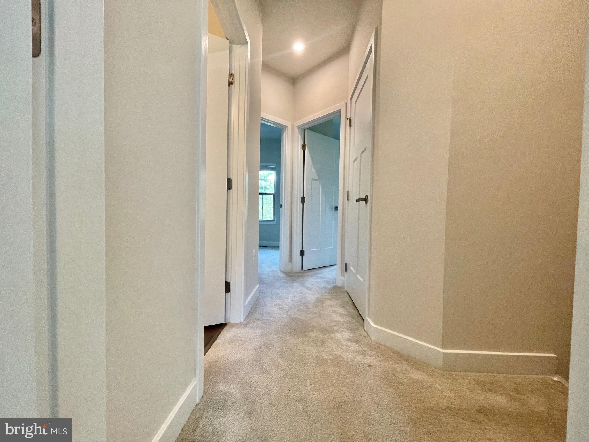 MONTGOMERY VILLAGE - Residential Lease