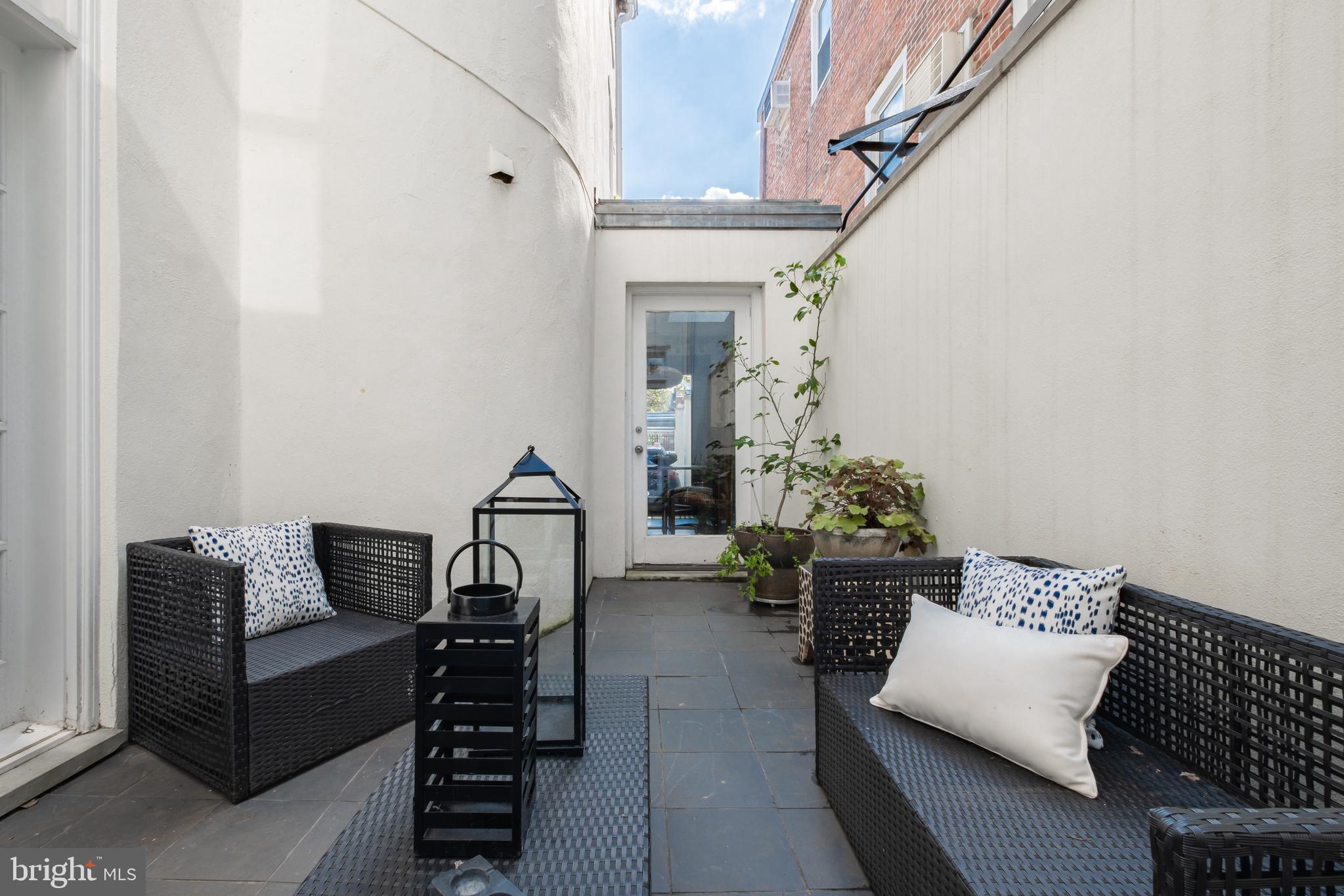 SOCIETY HILL - Residential