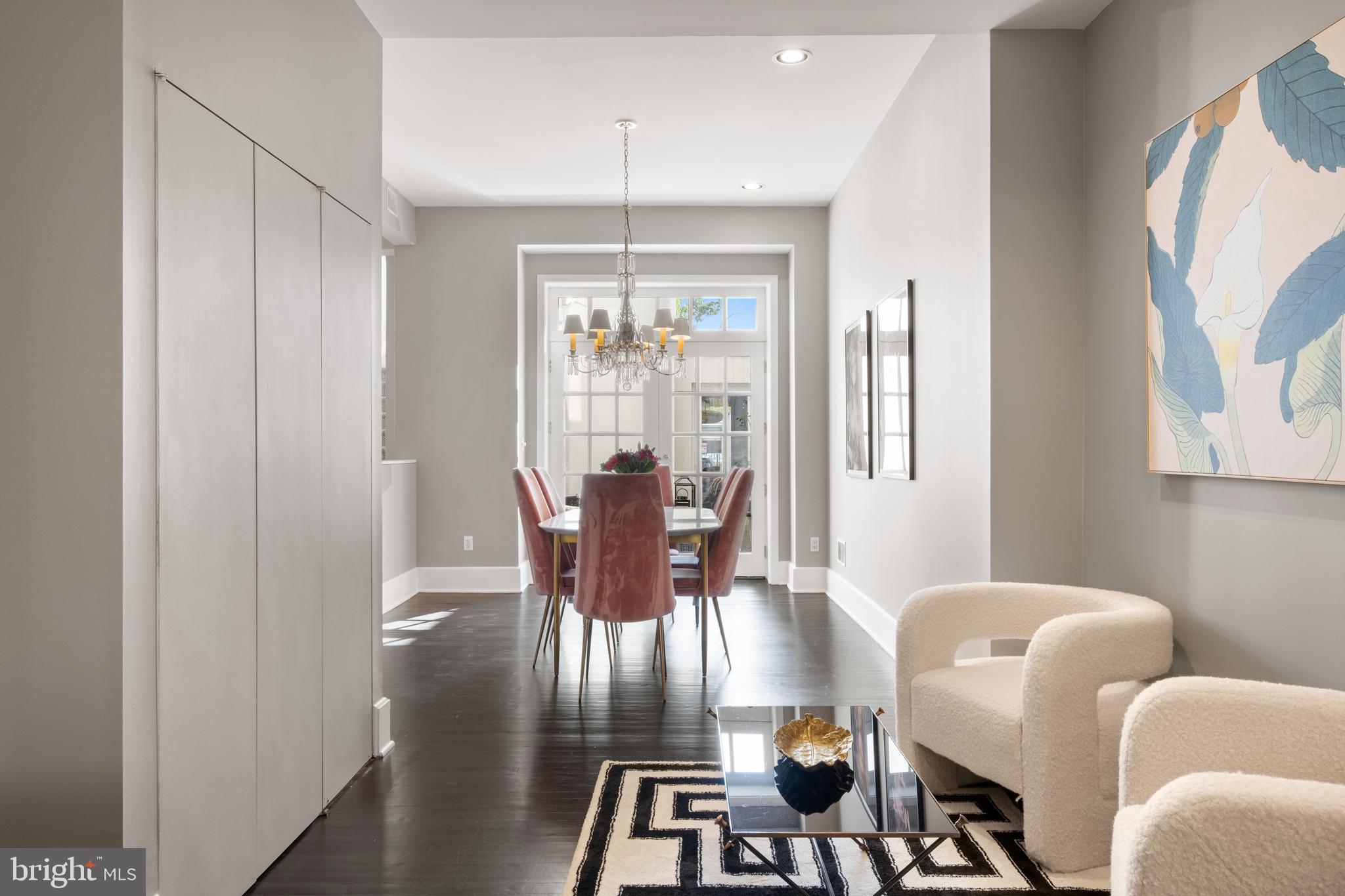 SOCIETY HILL - Residential