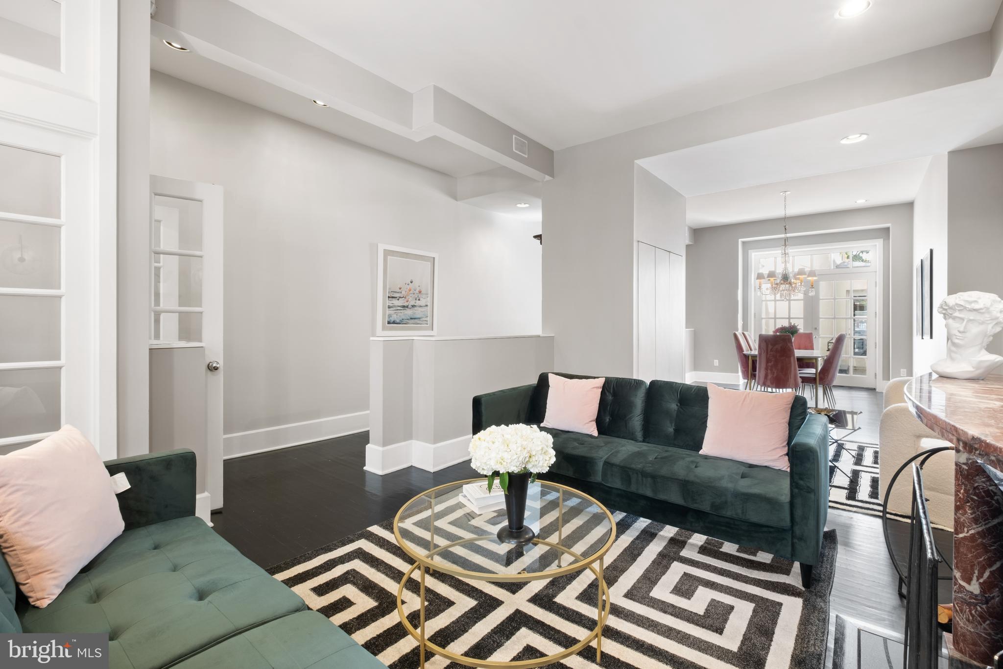 SOCIETY HILL - Residential