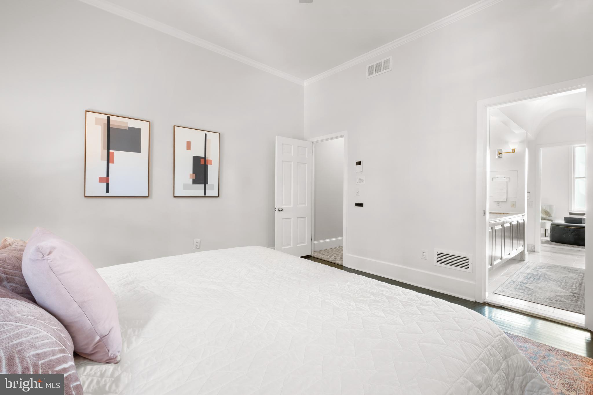 SOCIETY HILL - Residential