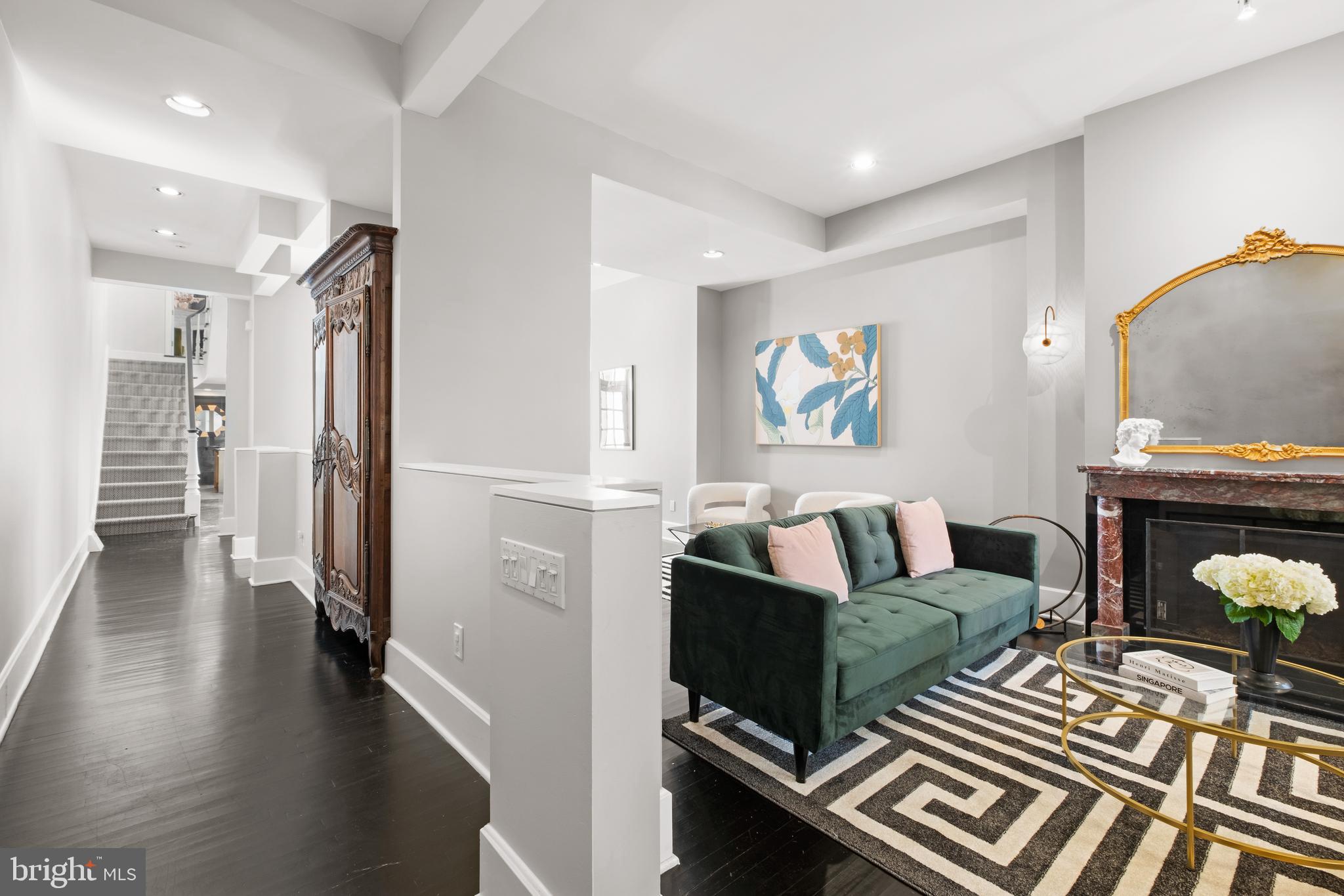 SOCIETY HILL - Residential