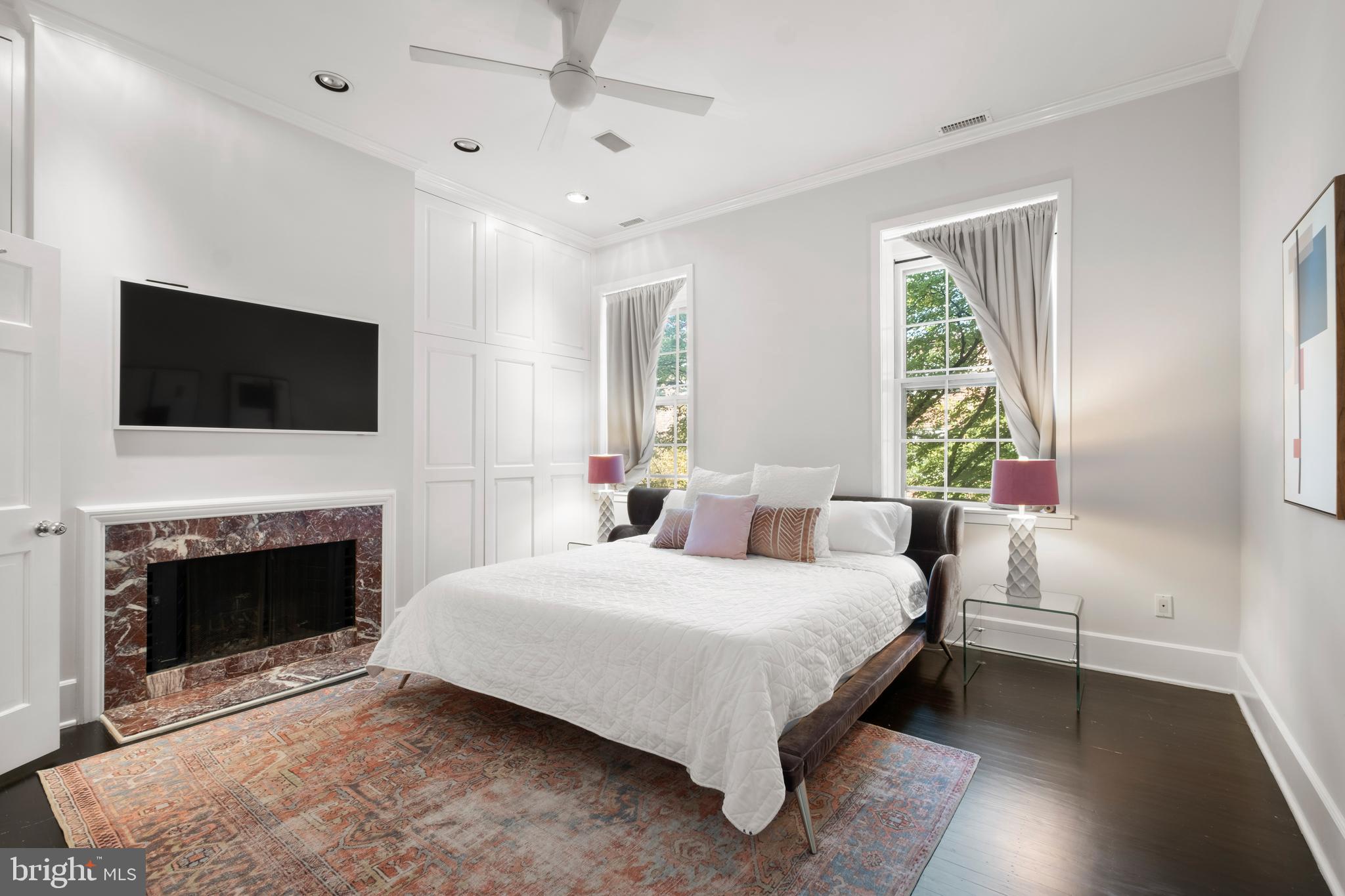 SOCIETY HILL - Residential