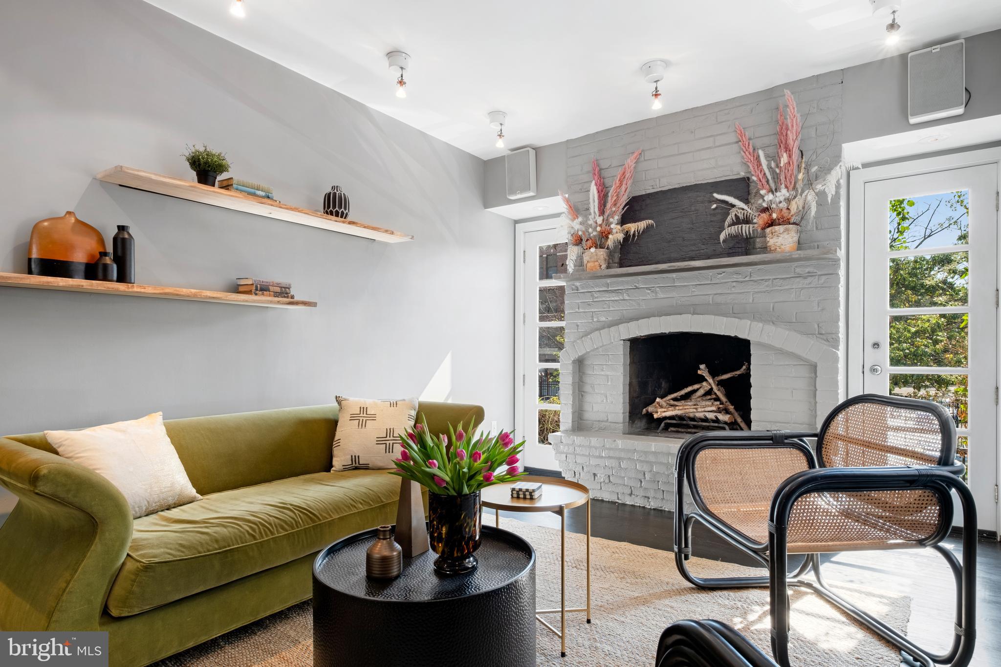 SOCIETY HILL - Residential