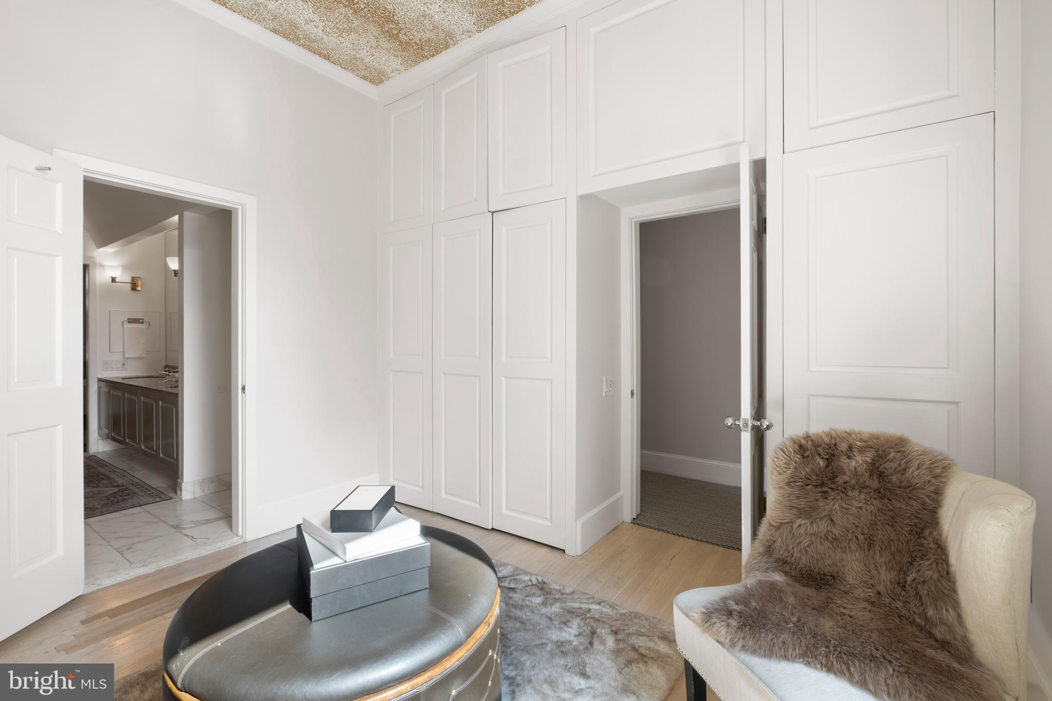 SOCIETY HILL - Residential