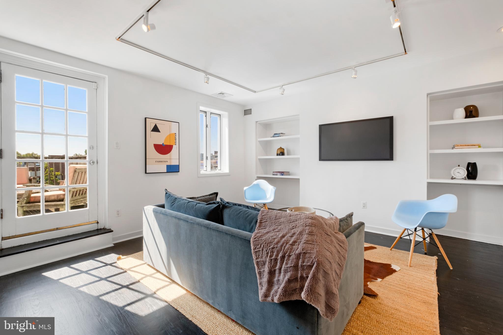 SOCIETY HILL - Residential