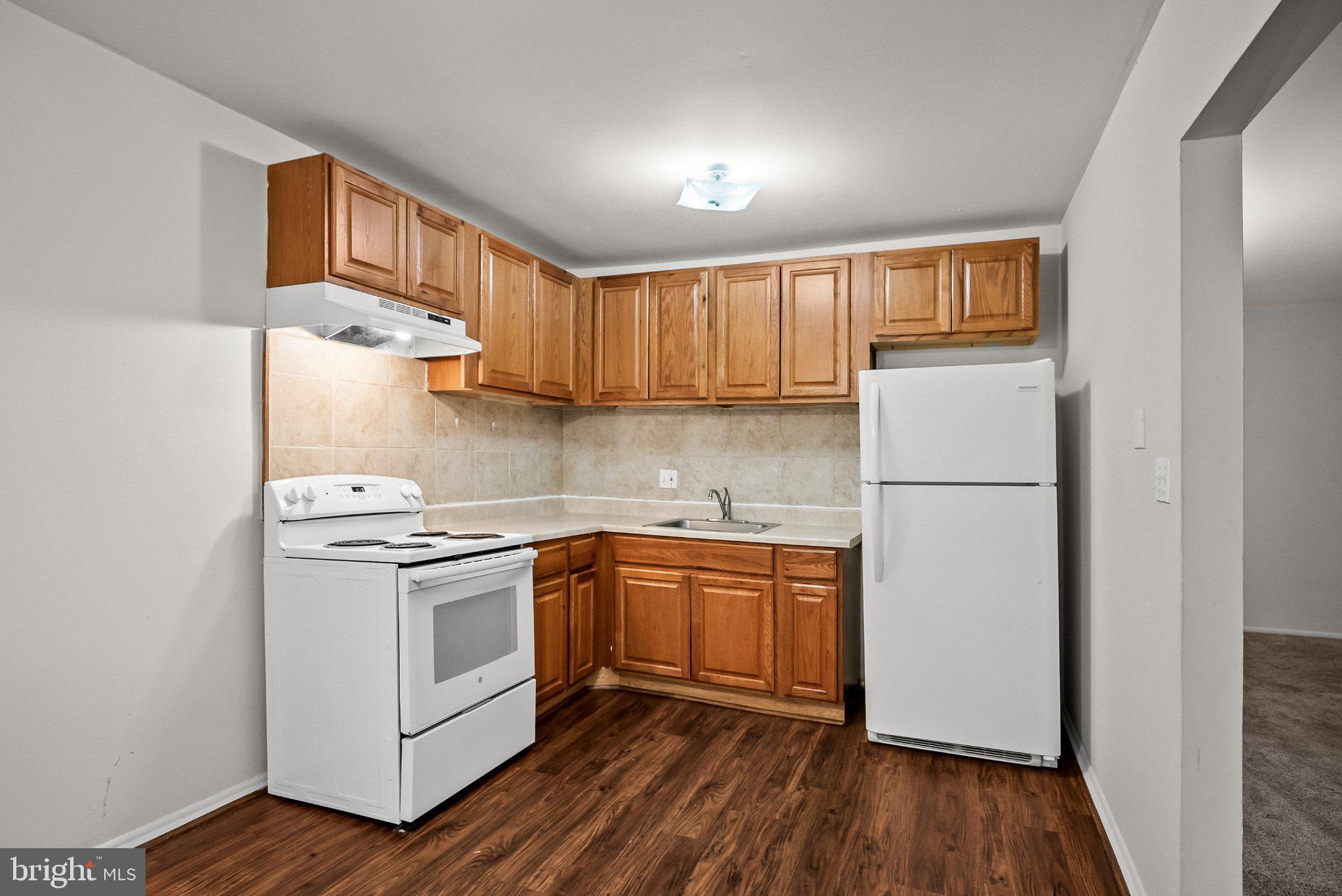 1214 LIBERTE COURT