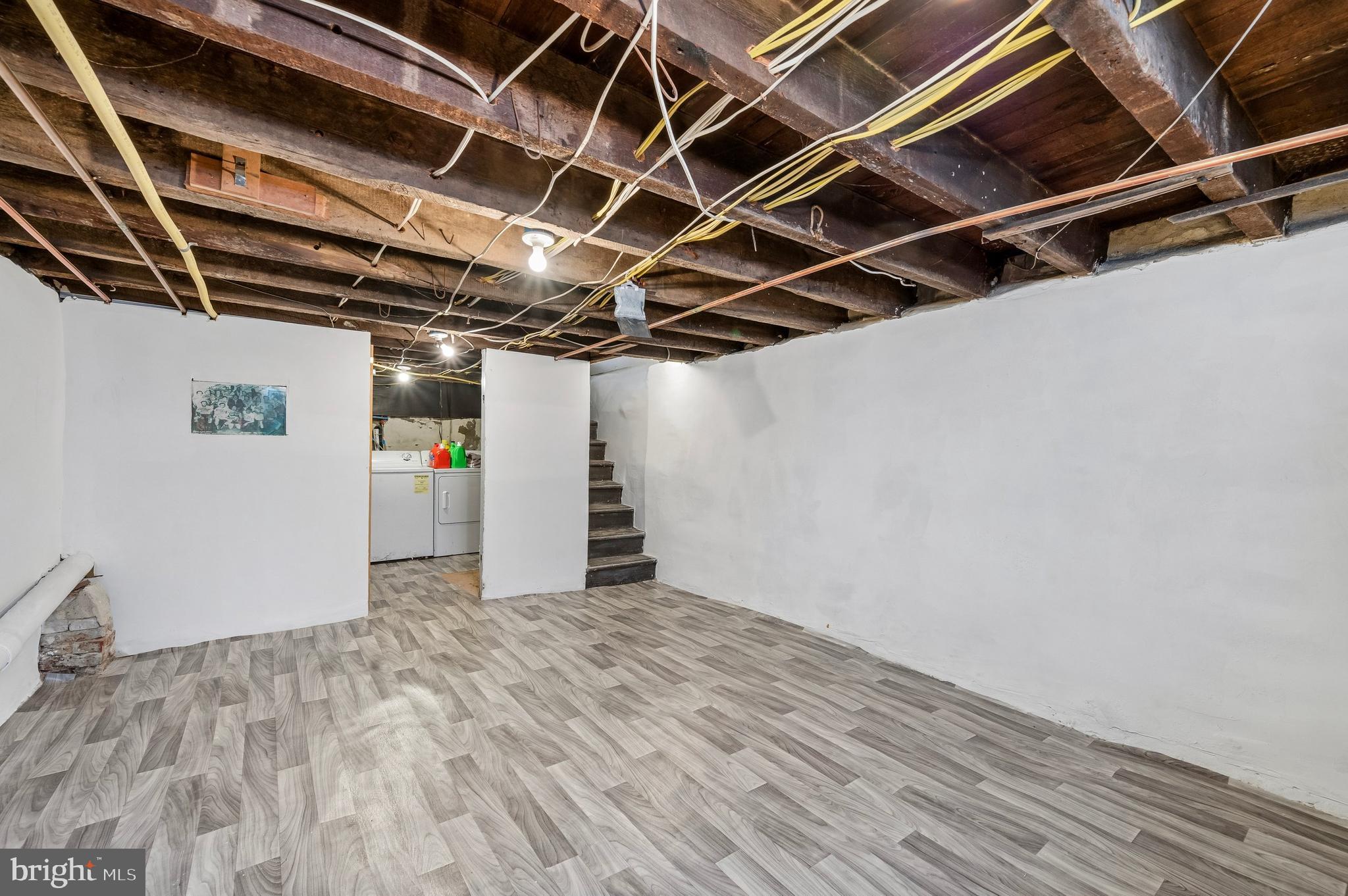 GIRARD ESTATES - Residential