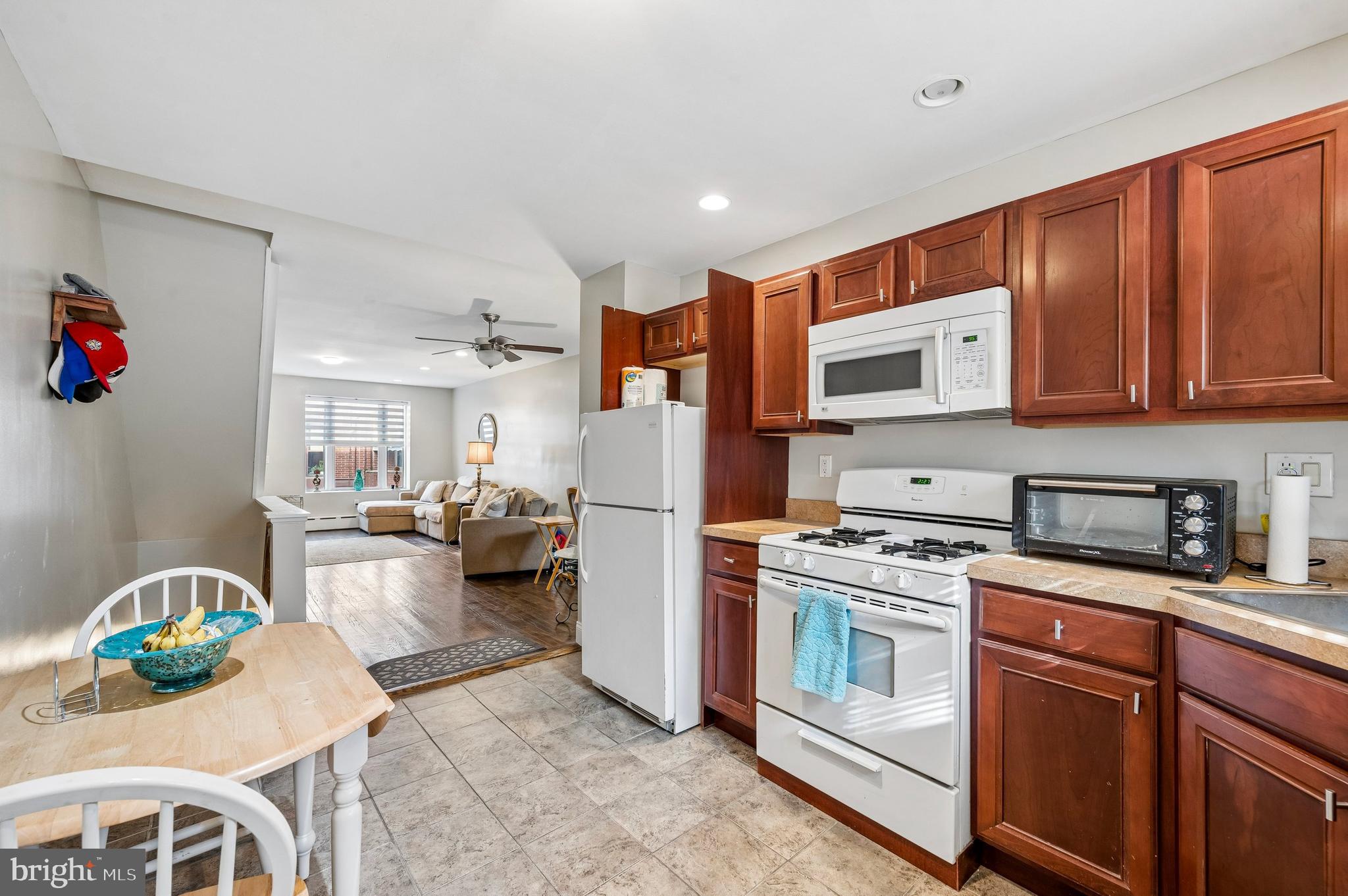 GIRARD ESTATES - Residential